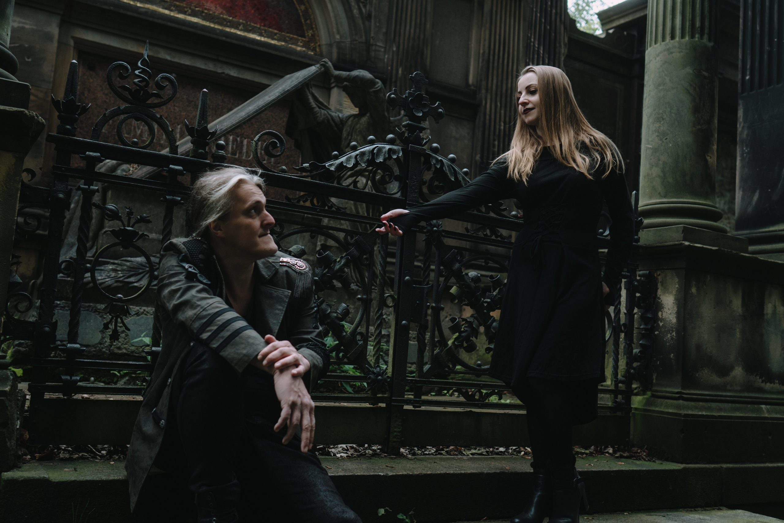 Maria and Eric. Главное меню