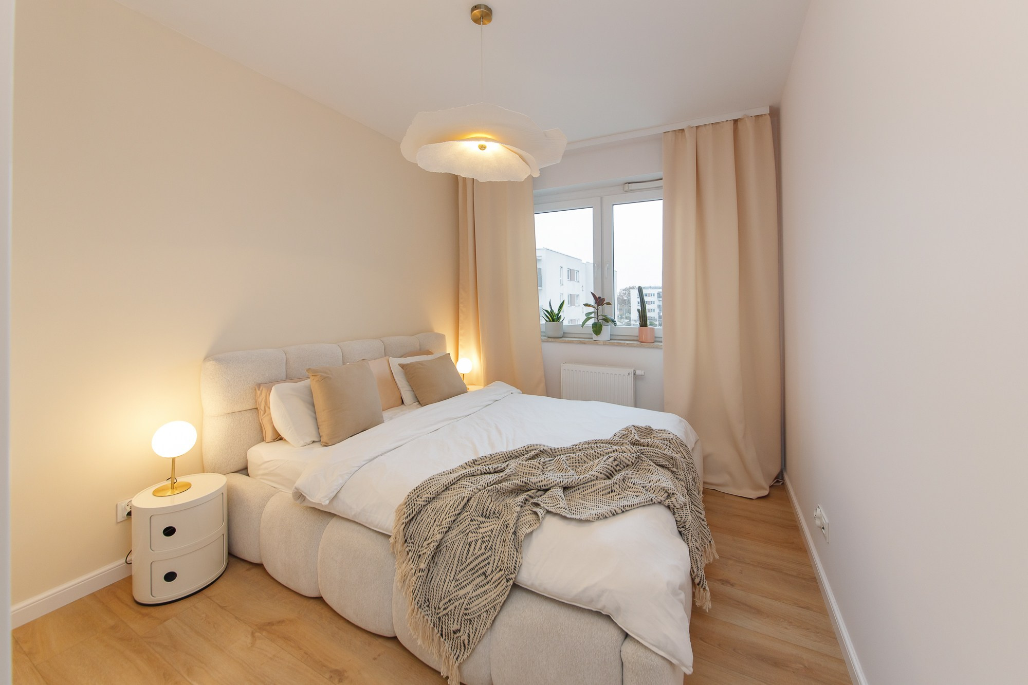 Fotografia nieruchomości, wnętrz, mieszkań, restauracji, biur i apartamentów. Wedding and portrait photographer in Poland Vitali Frozen