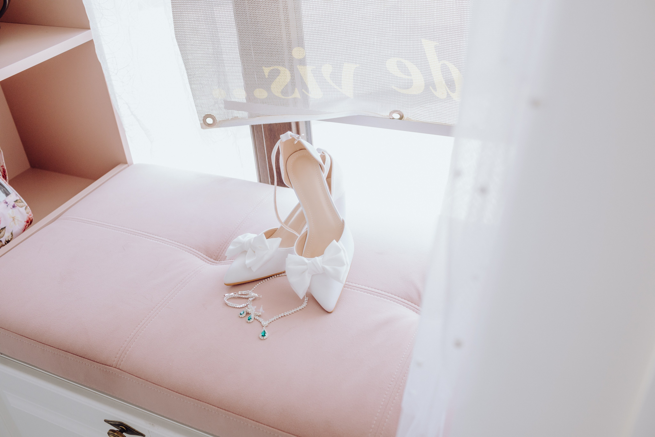 Paul & Maria. Wedding & couple photographer from Romania Rut Vetan