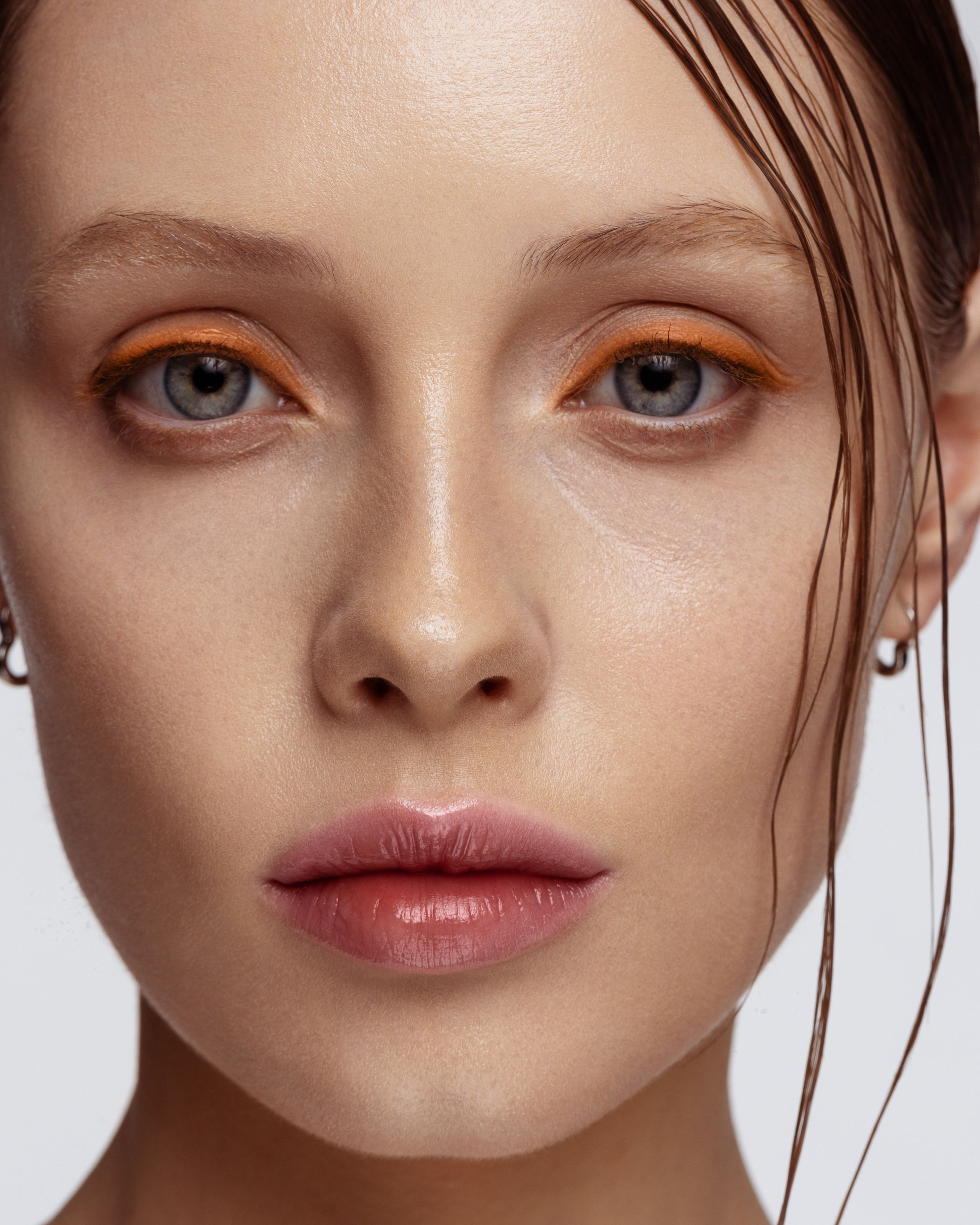 Beauty headshot with high-end image retouching for web and print