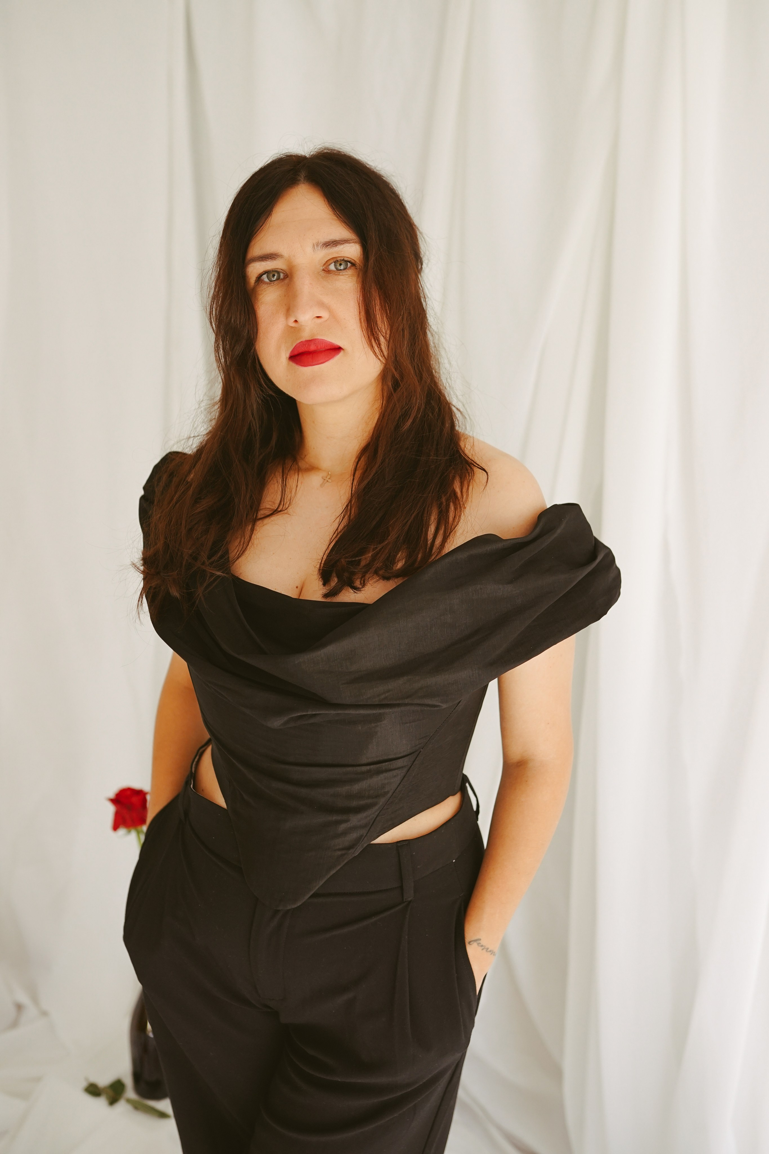 Fotografie de Portret Brașov | Artist Mădălina Beda. Madalina Beda- Artist vizual, fotograf, doula la nastere, consultant babywearing Brasov si in toata tara