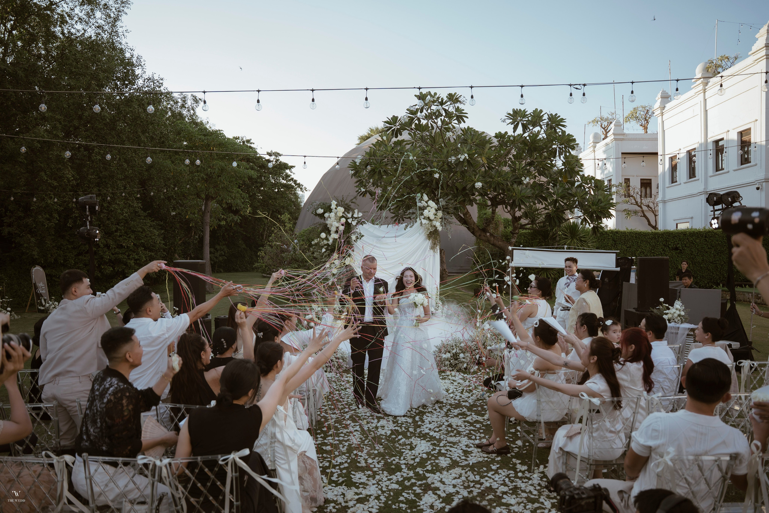 ALEX & NICOLE. WEDDING PHOTOGRAPHER IN VIETNAM
