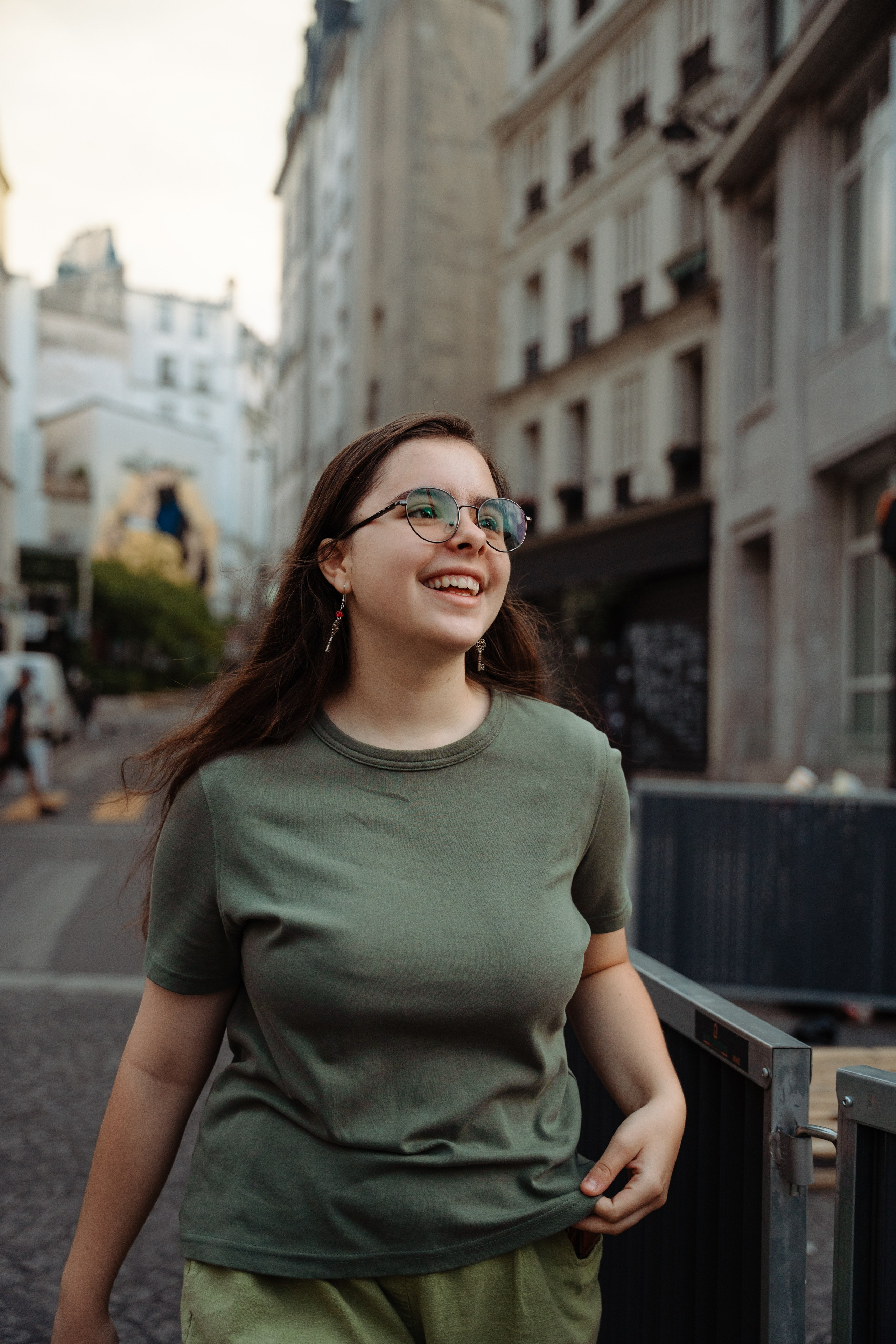 Family walk through the morning Paris. Фотограф в Париже Полина Осипова