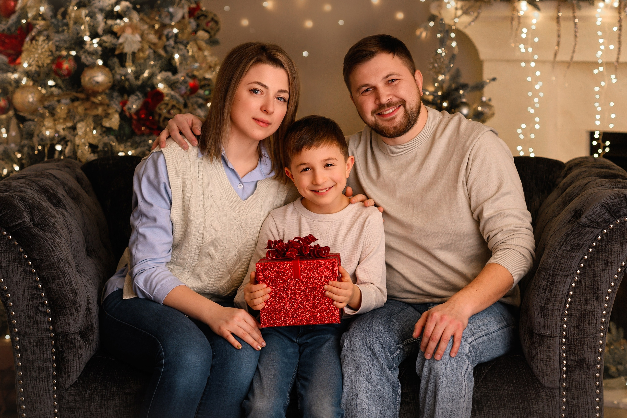 Family of Maks and Sveta. Wedding & family photography in Seattle area. Helen Michelle photographer
