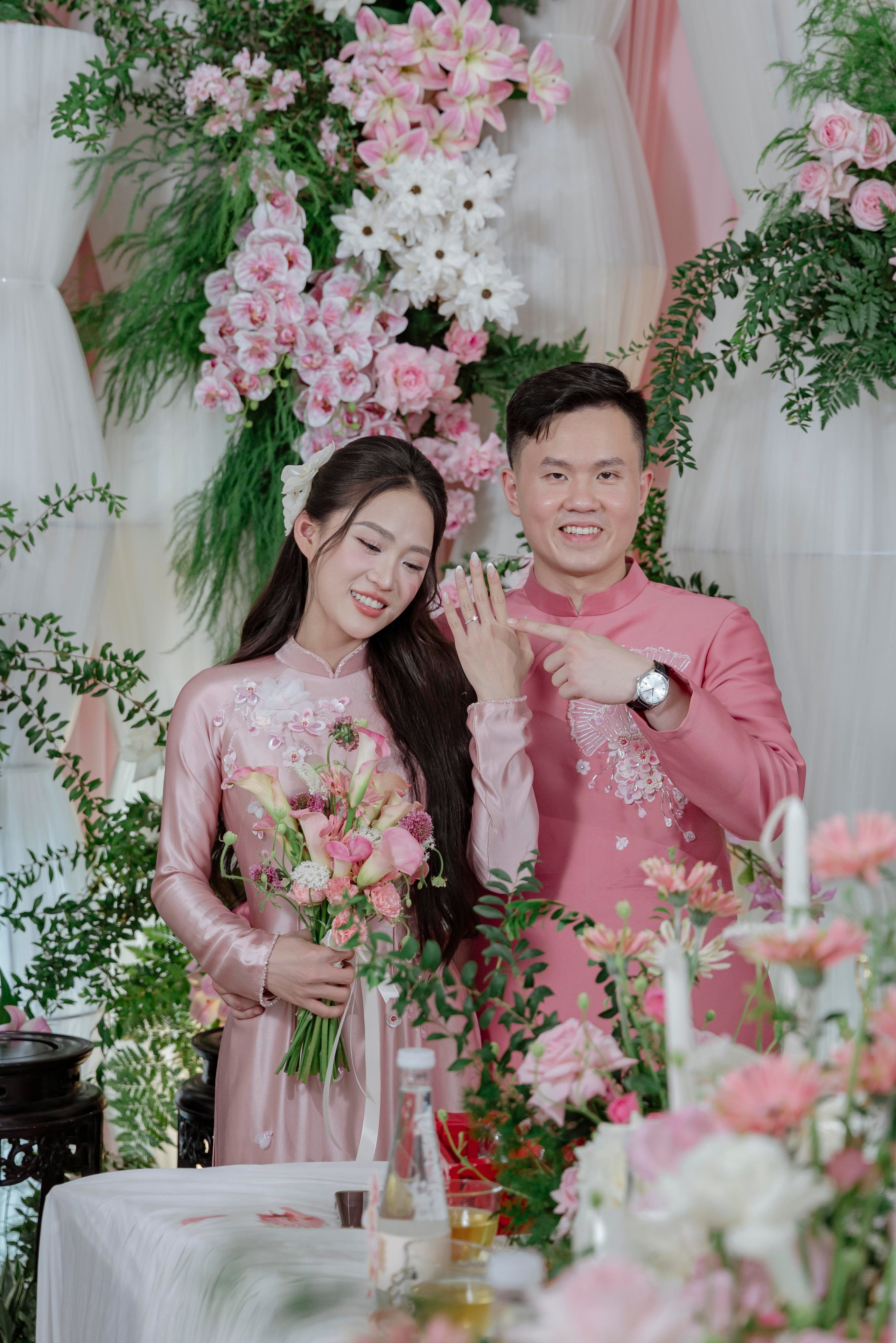 LINH & HUYEN. WEDDING PHOTOGRAPHER IN VIETNAM