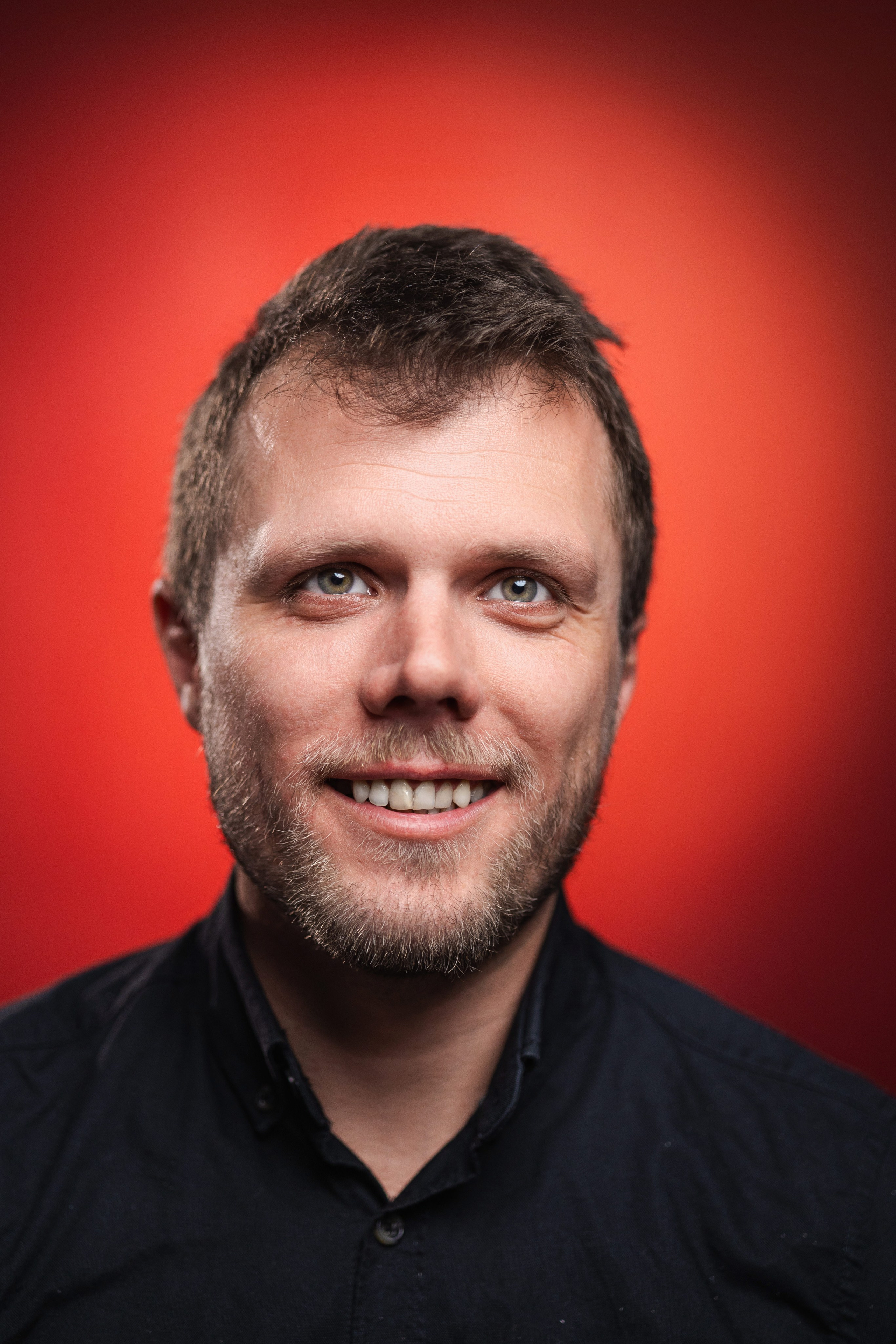 Dan Murzea. Daniel Cioc - Fotograf profesionist în București, specializat în evenimente, nunta, botez, corporate, portret și boudoir