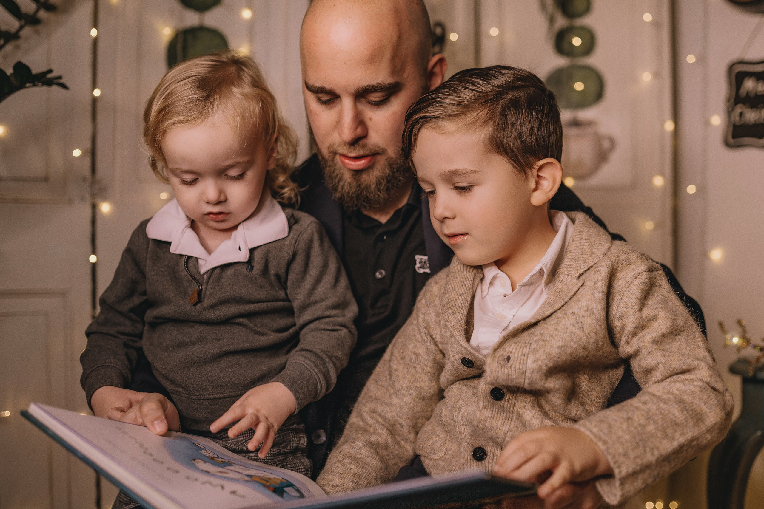 11.16.2025 Christmas Photoshoot. Wedding family event photographer in Chicago Nick Yushevich