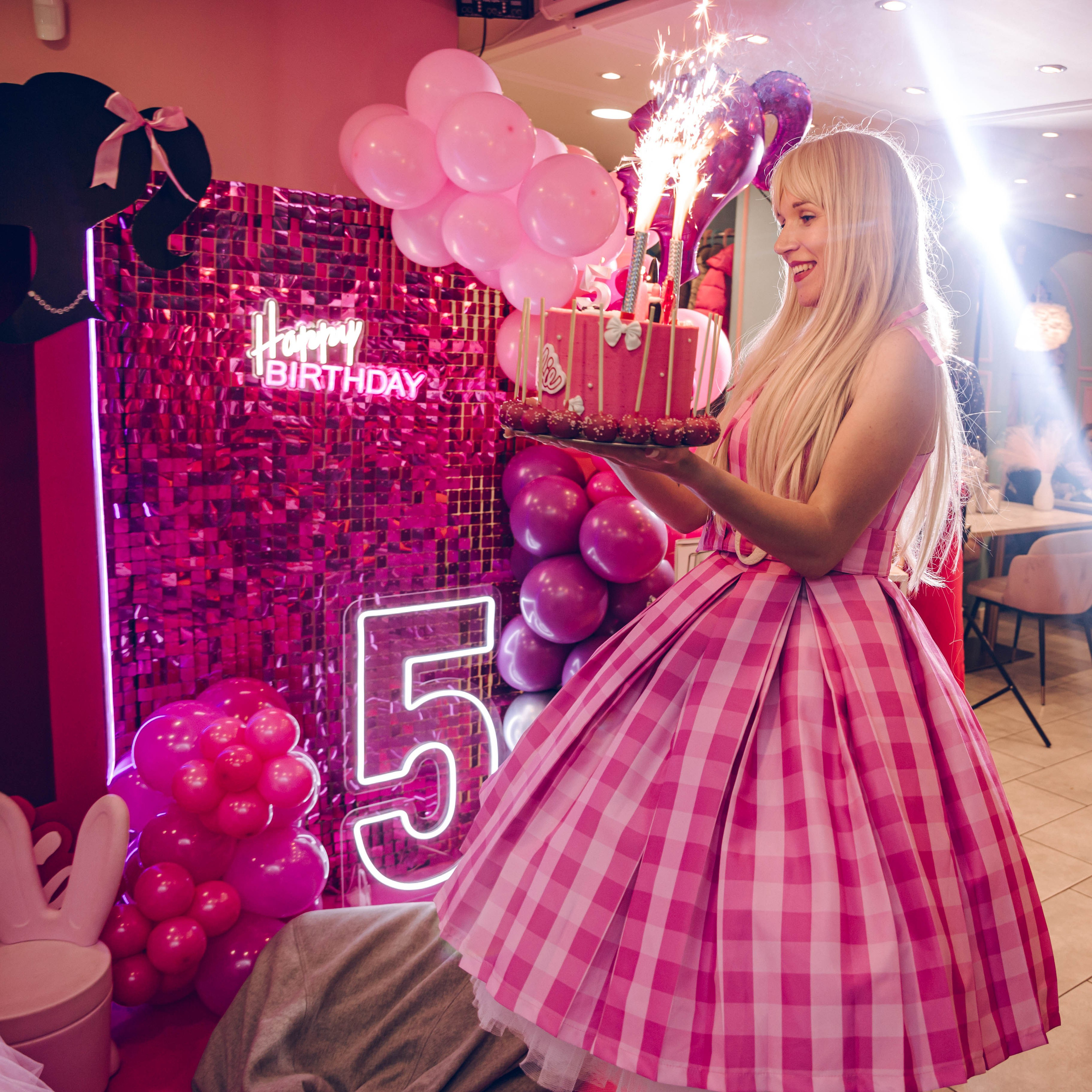 Geburtstag Party. Portrait family photographer in Berlin Elena Zakh