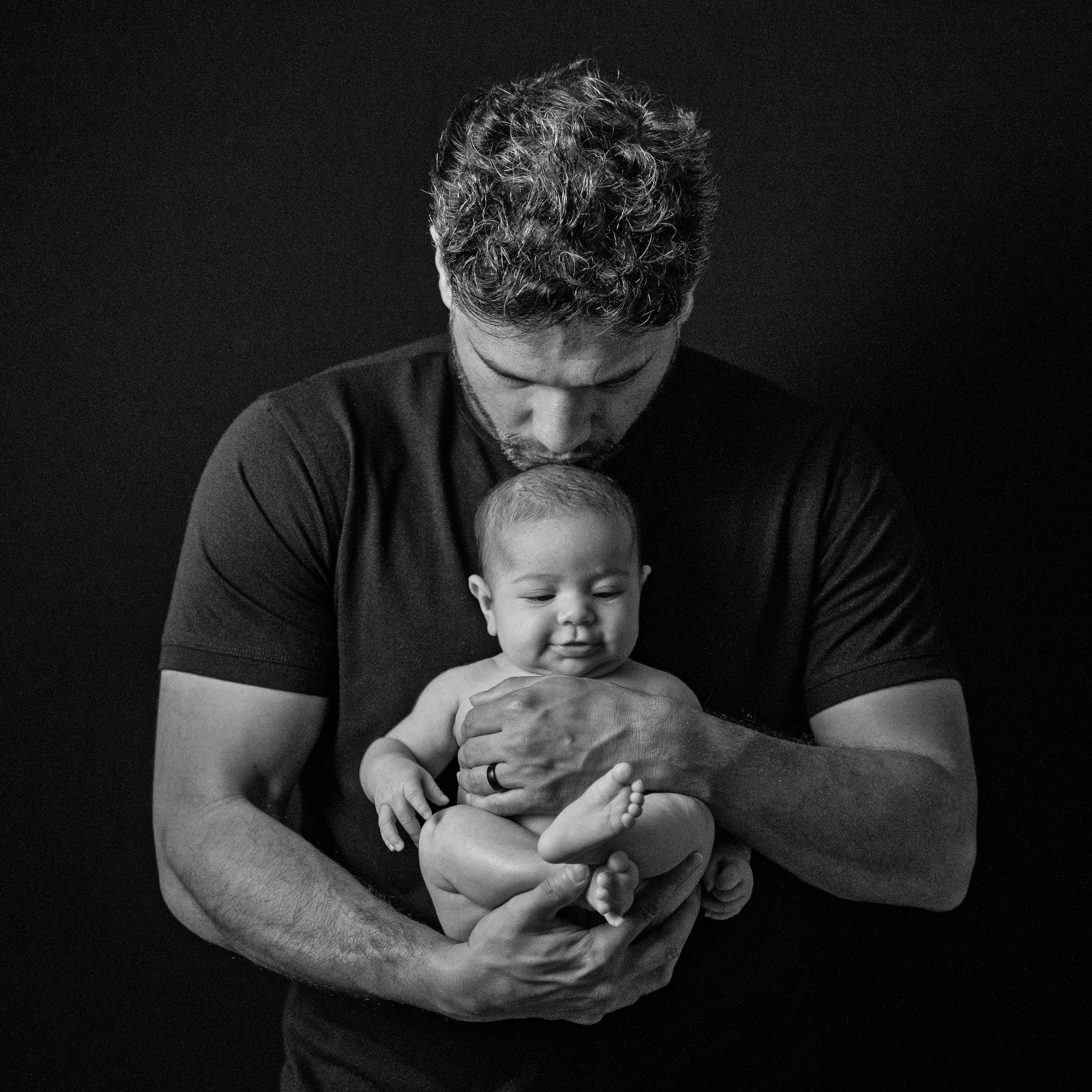 Newborn Photographer black&blonde