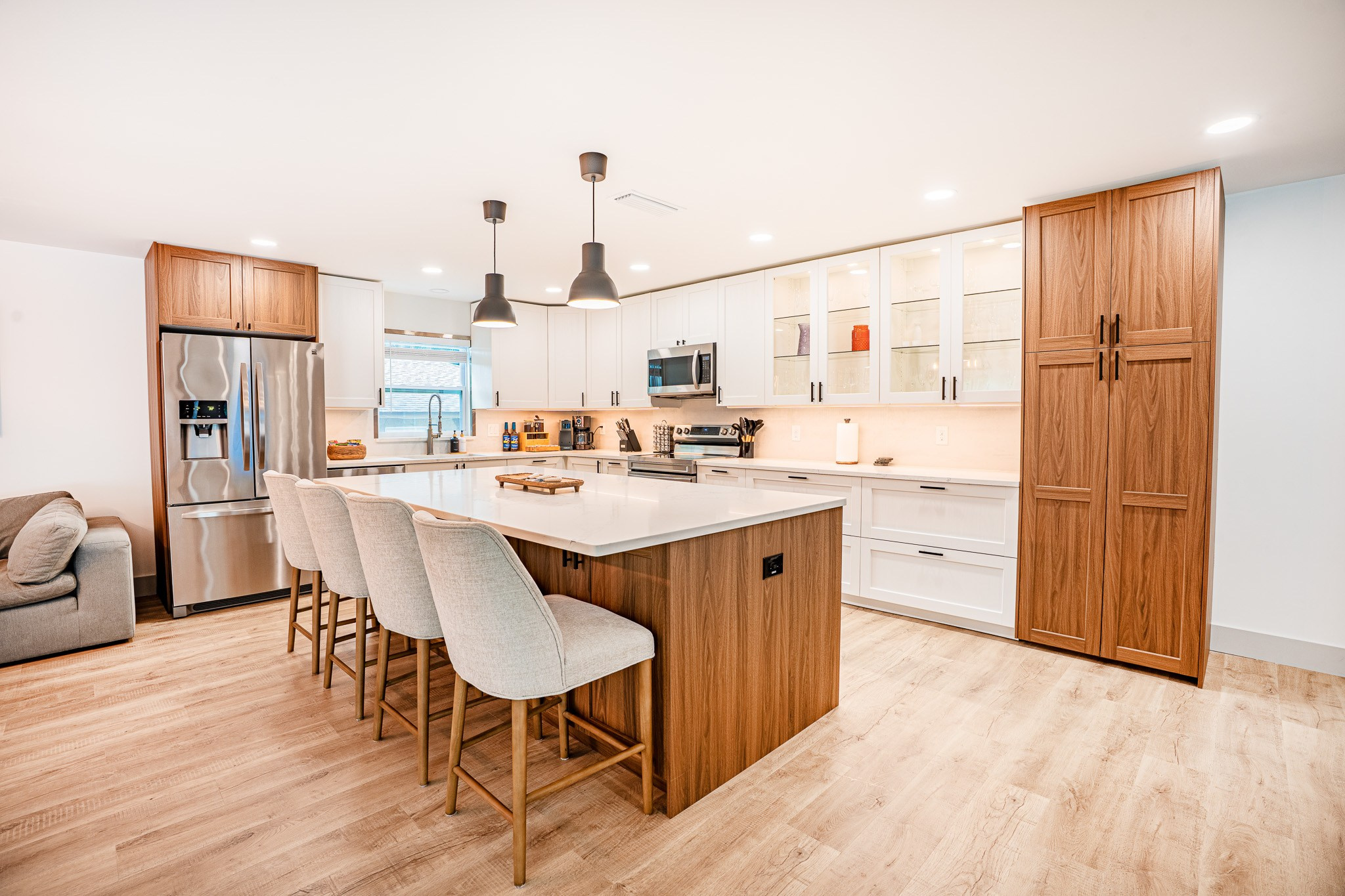 Airbnb: Real Estate 01. Welcome to my video and photo world!