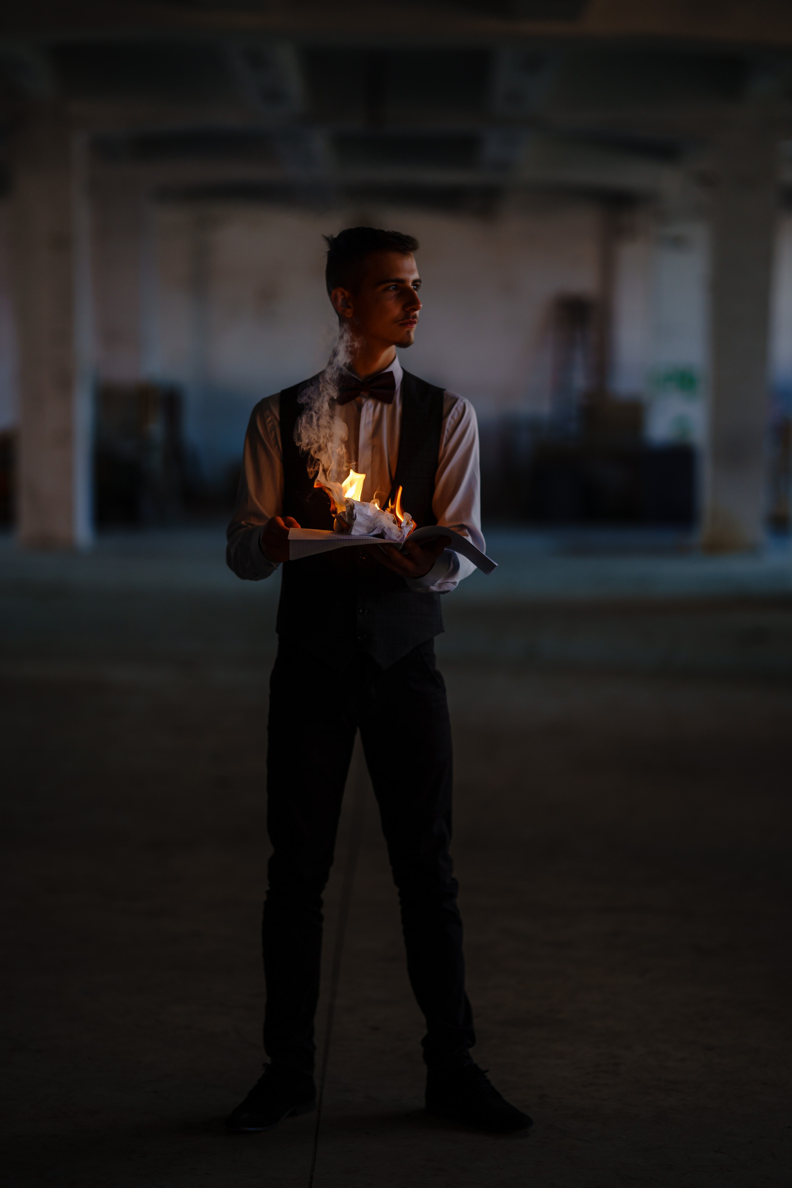 Teba 200 lei/ toată clasa. Trendy Albums