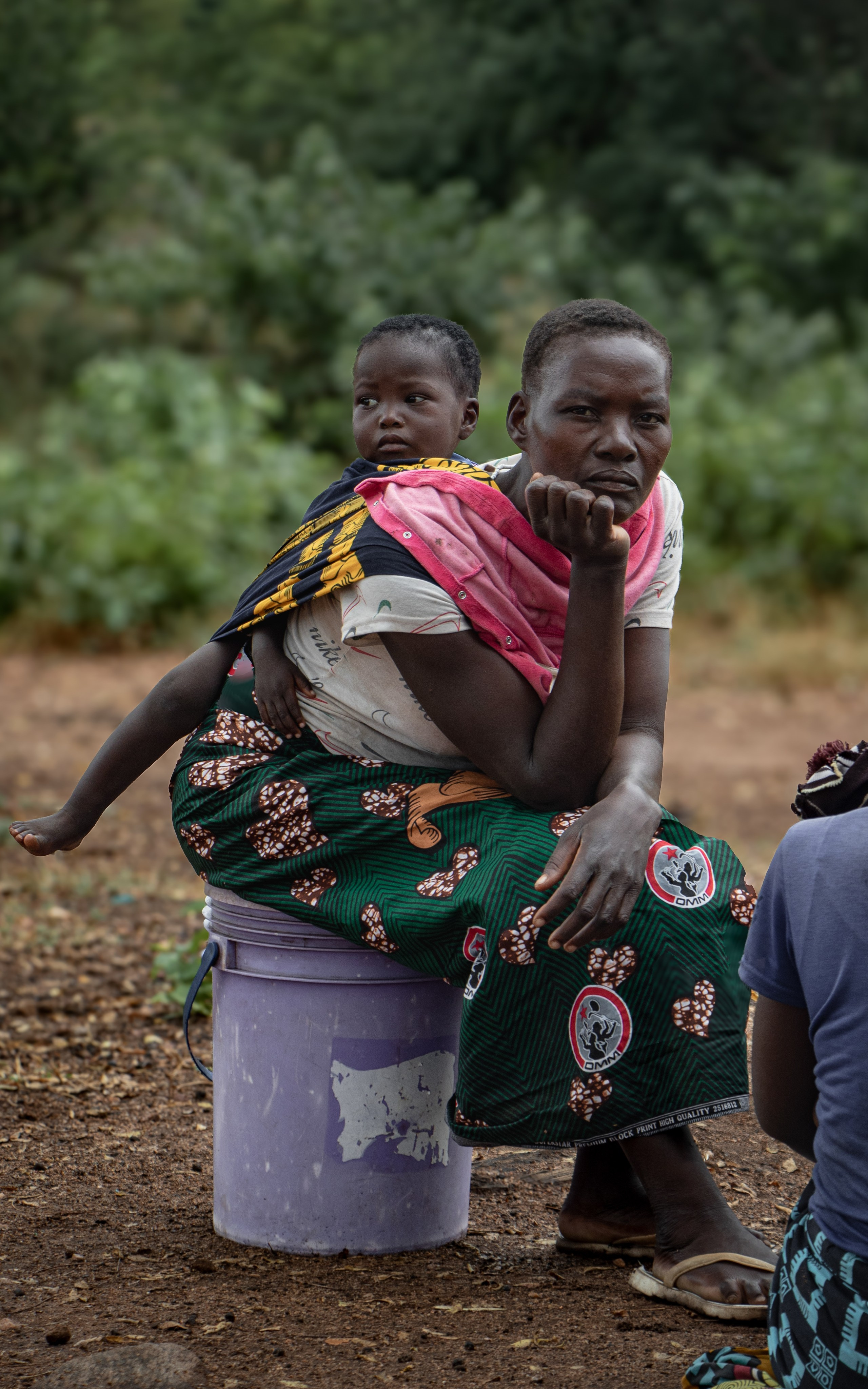 Les rumeurs de déplacement forcé et de perte des terres nourrissent l’inquiétude. Peu informées, souvent exclues des consultations publiques, les communautés locales peinent à faire valoir leurs droits.