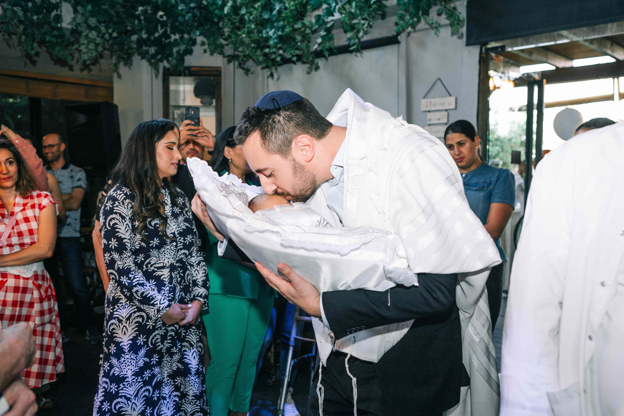 BRIT MILA (BIG EVENT). PHOTOGRAPHER IN ISRAEL