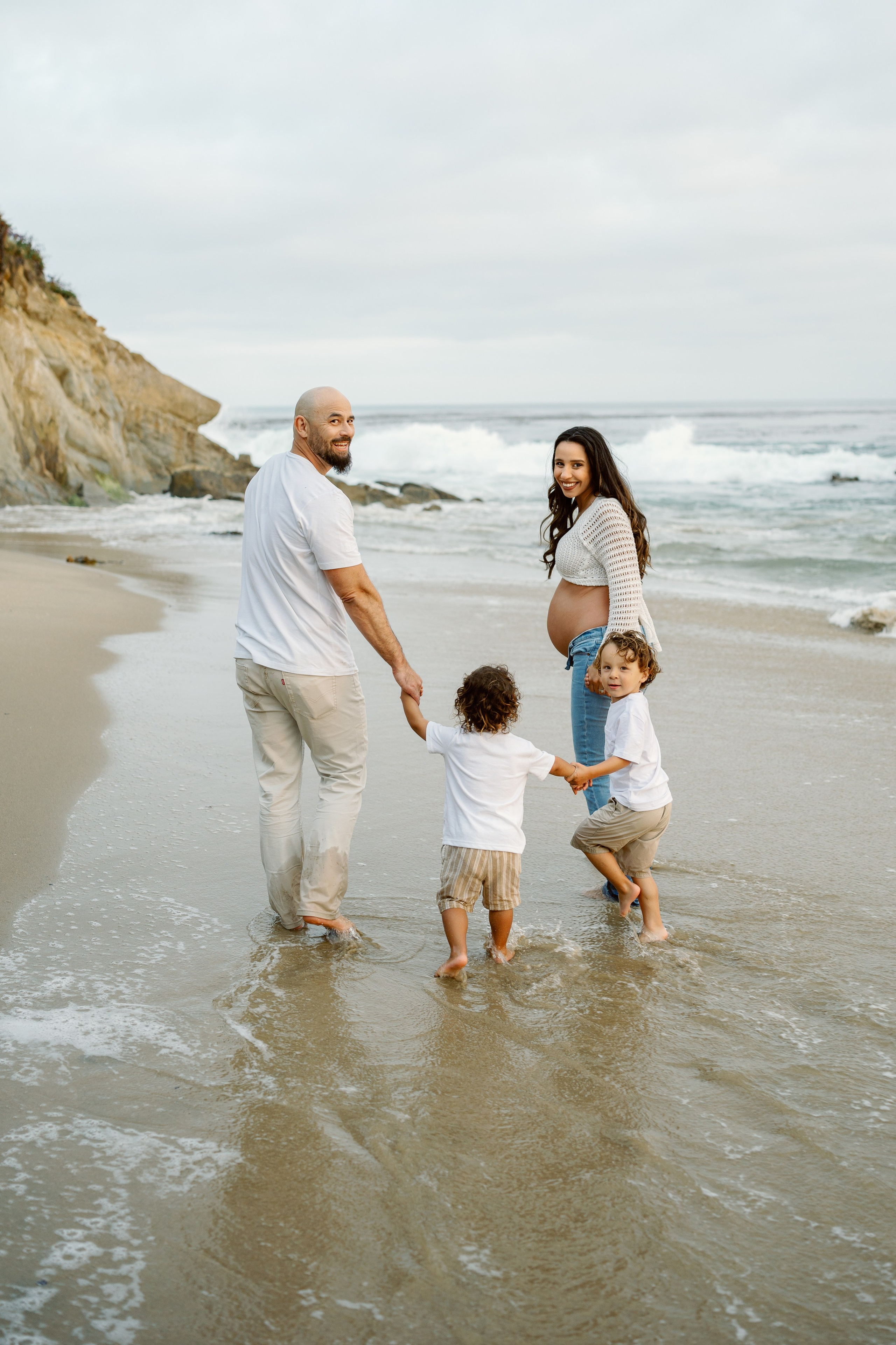 Maternity Photoshoot at Laguna Beach. Wedding Photography & Videography Team in California, Los Angeles, San Francisco, San Diego and Travel