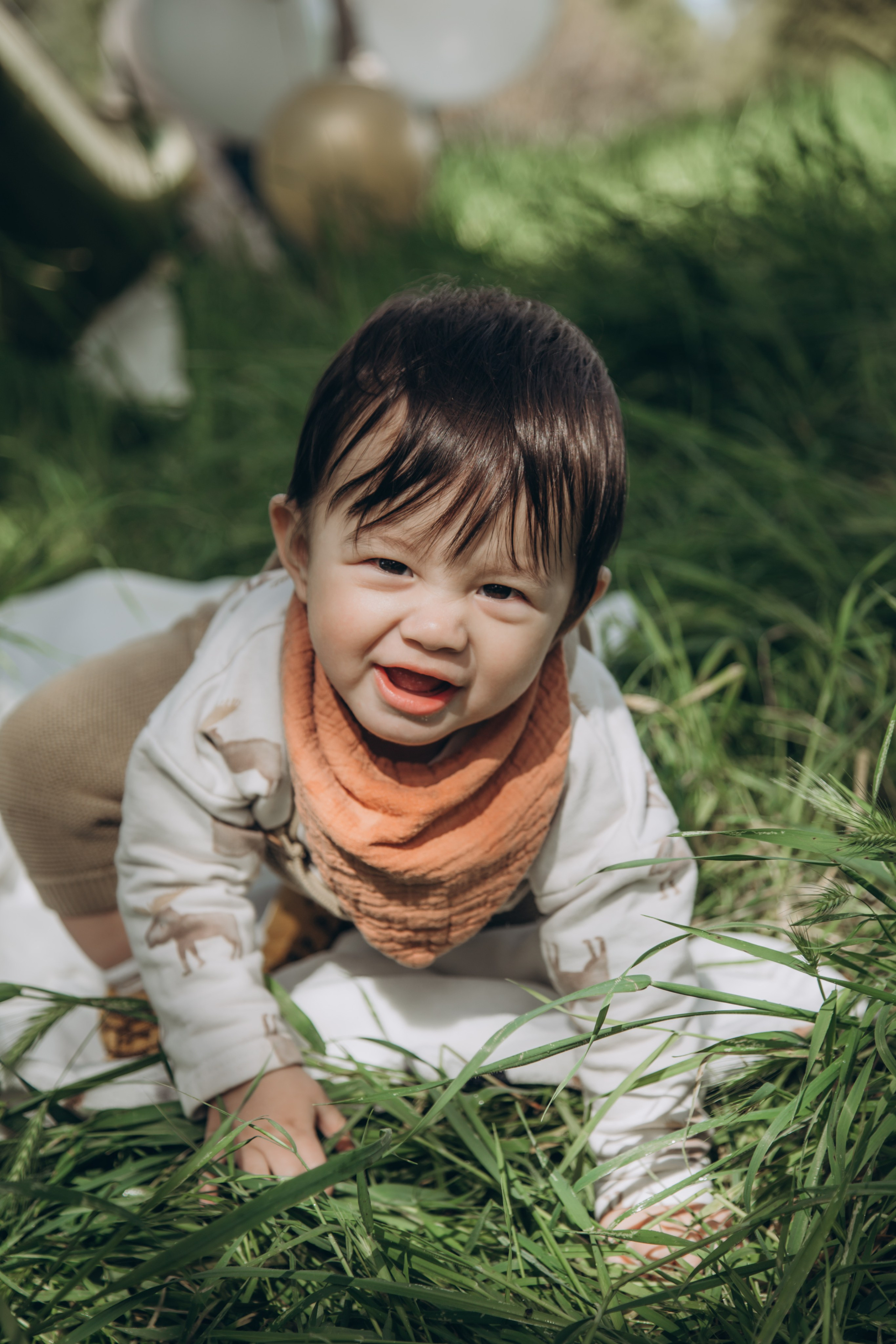 Family in nature. Family and children’s lifestyle photographer Elena Tumanova