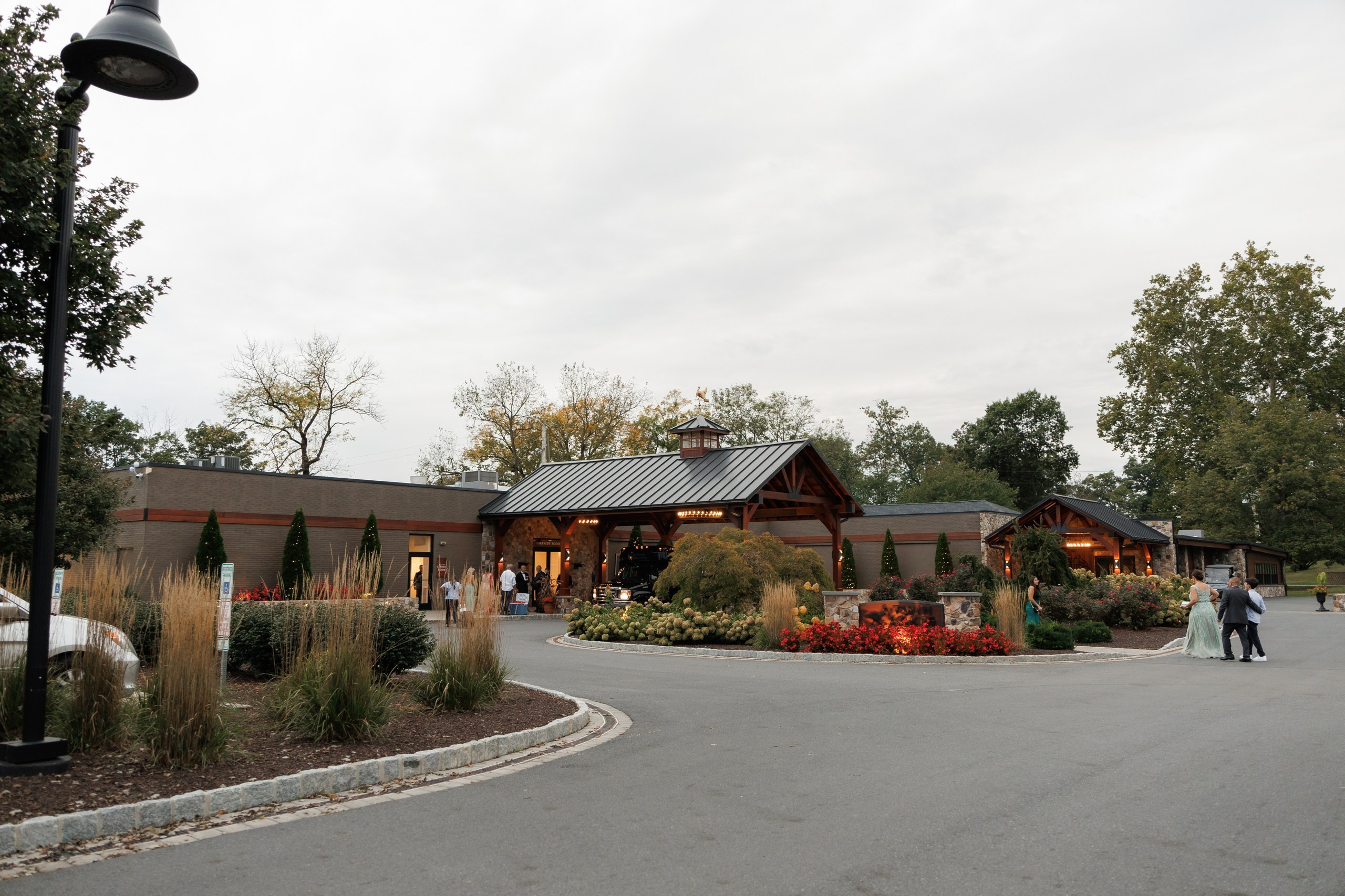 Jewel and Geovany. Wedding Photo & Video