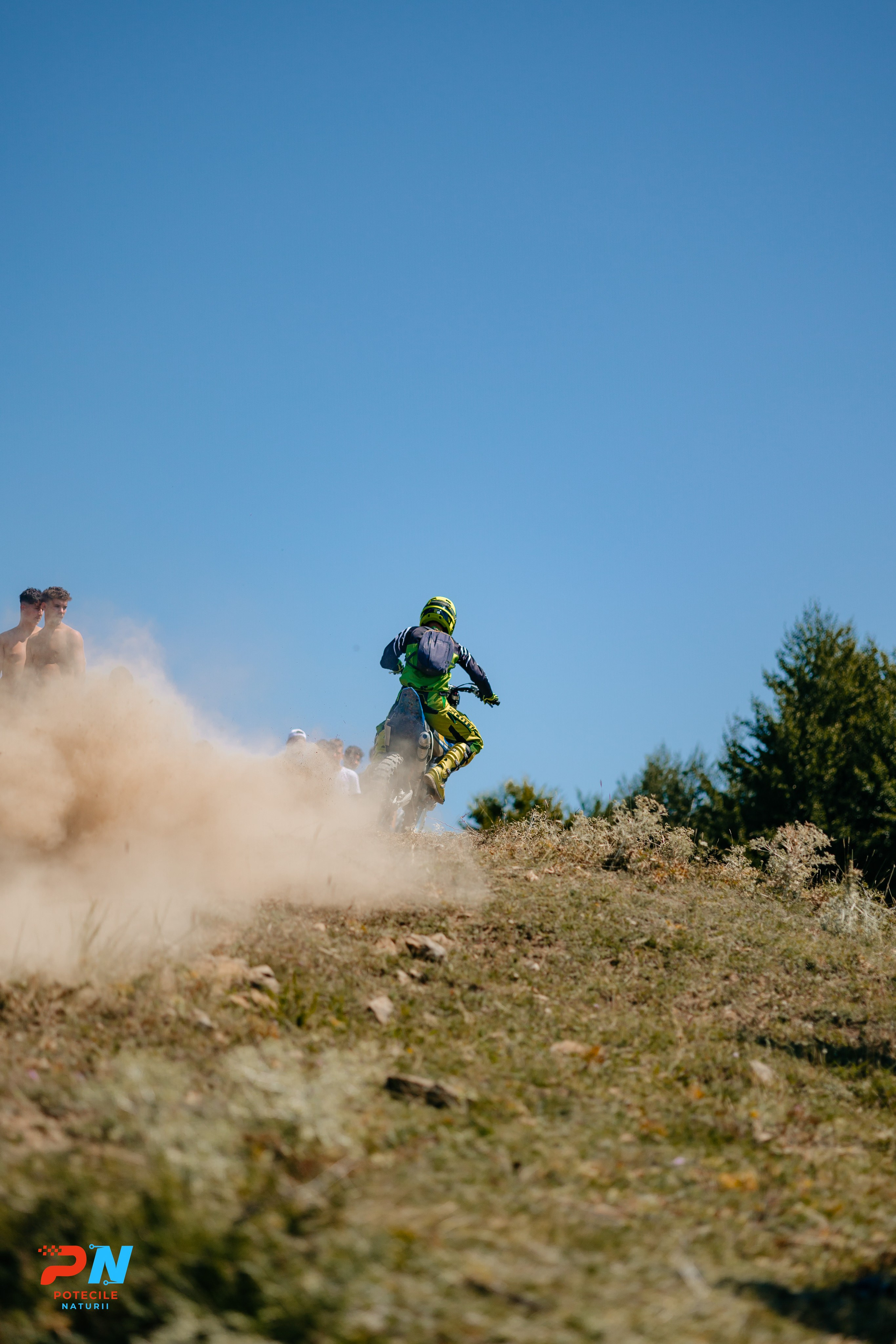Potecile Naturii 2025. Raw Studio. Fotograful tau de nunta!
