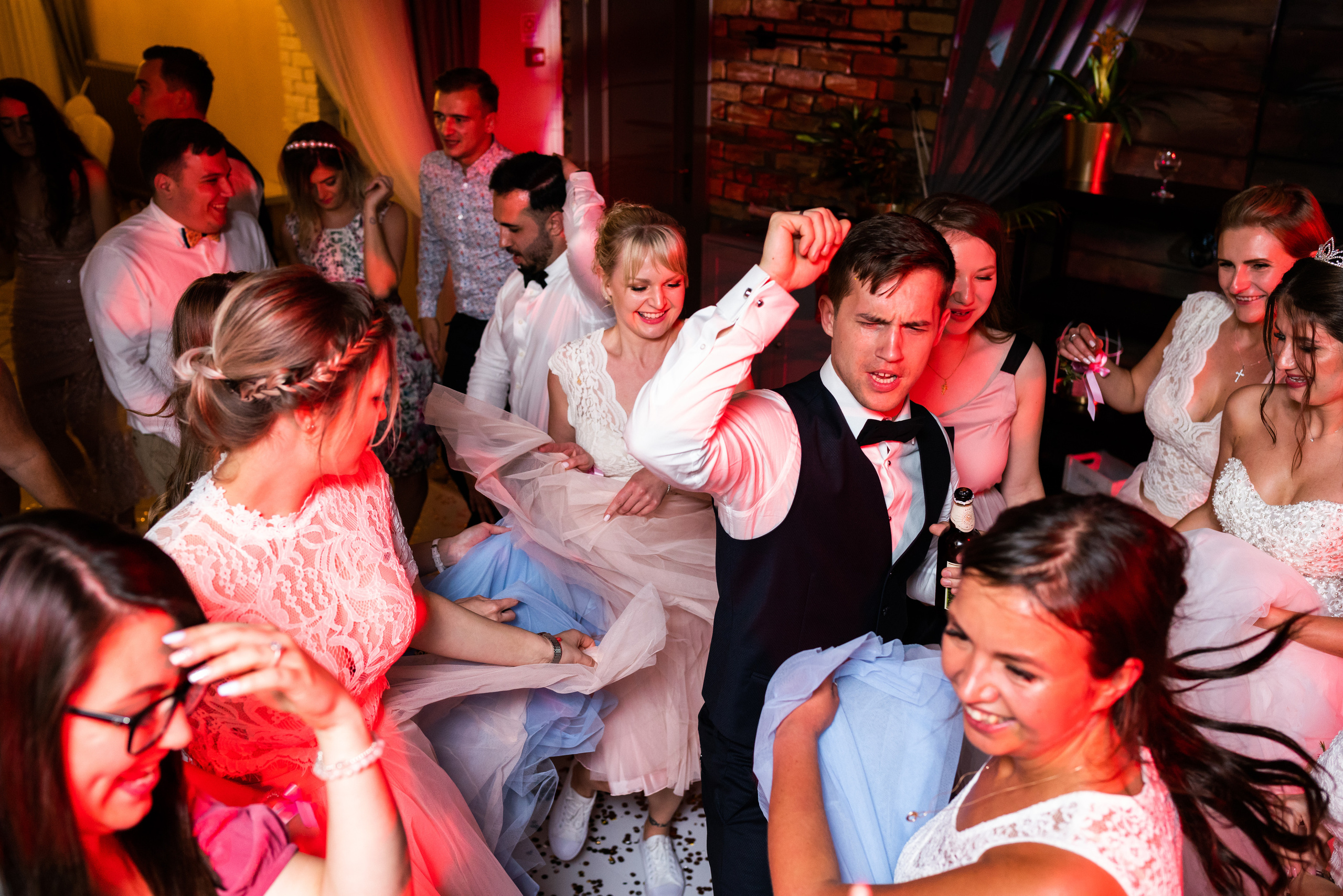 Kāzas viesu namā «Debesu bļoda». ROLFS VENDIŅŠ - KĀZU FOTOGRĀFS | Rīgā un visā Latvijā