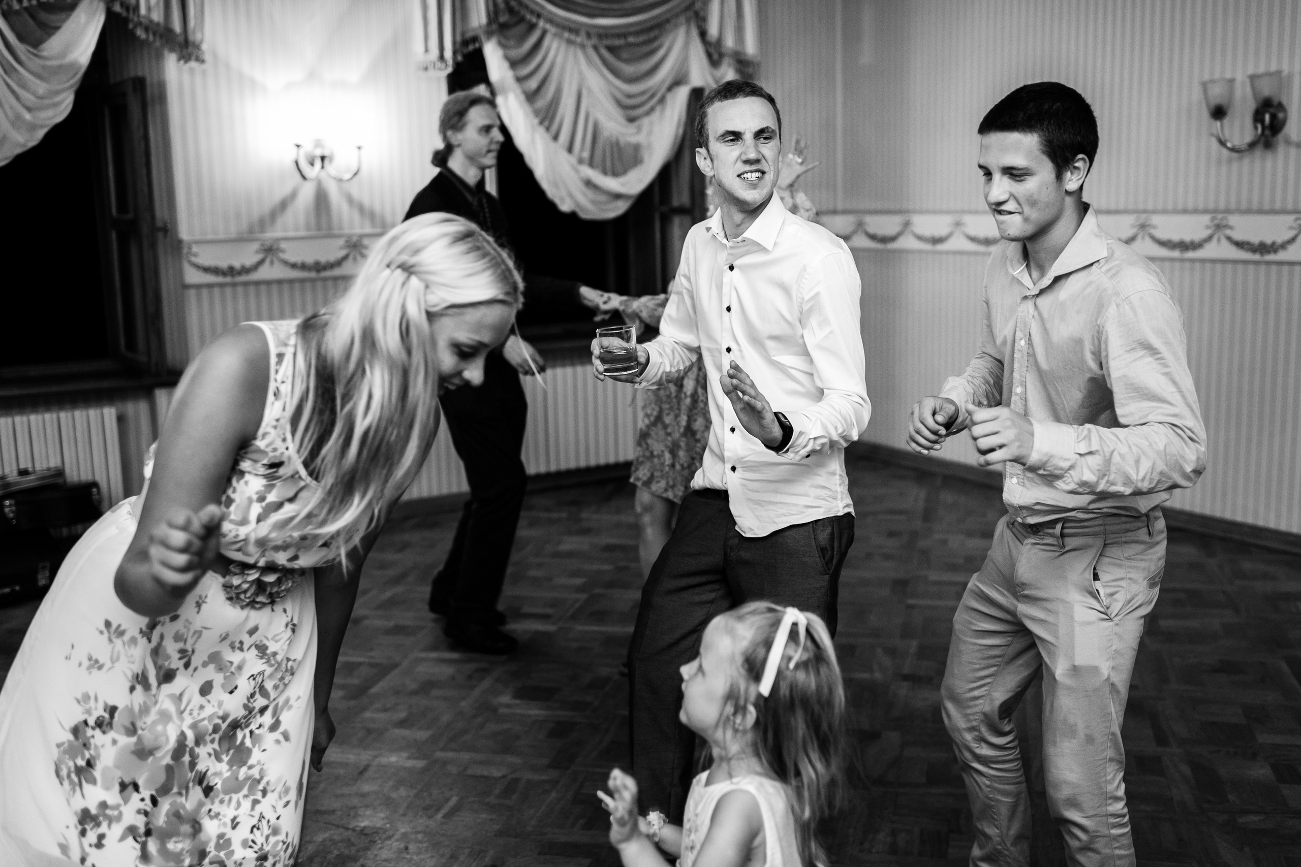 Kāzas Dikļu pilī. ROLFS VENDIŅŠ - KĀZU FOTOGRĀFS | Rīgā un visā Latvijā