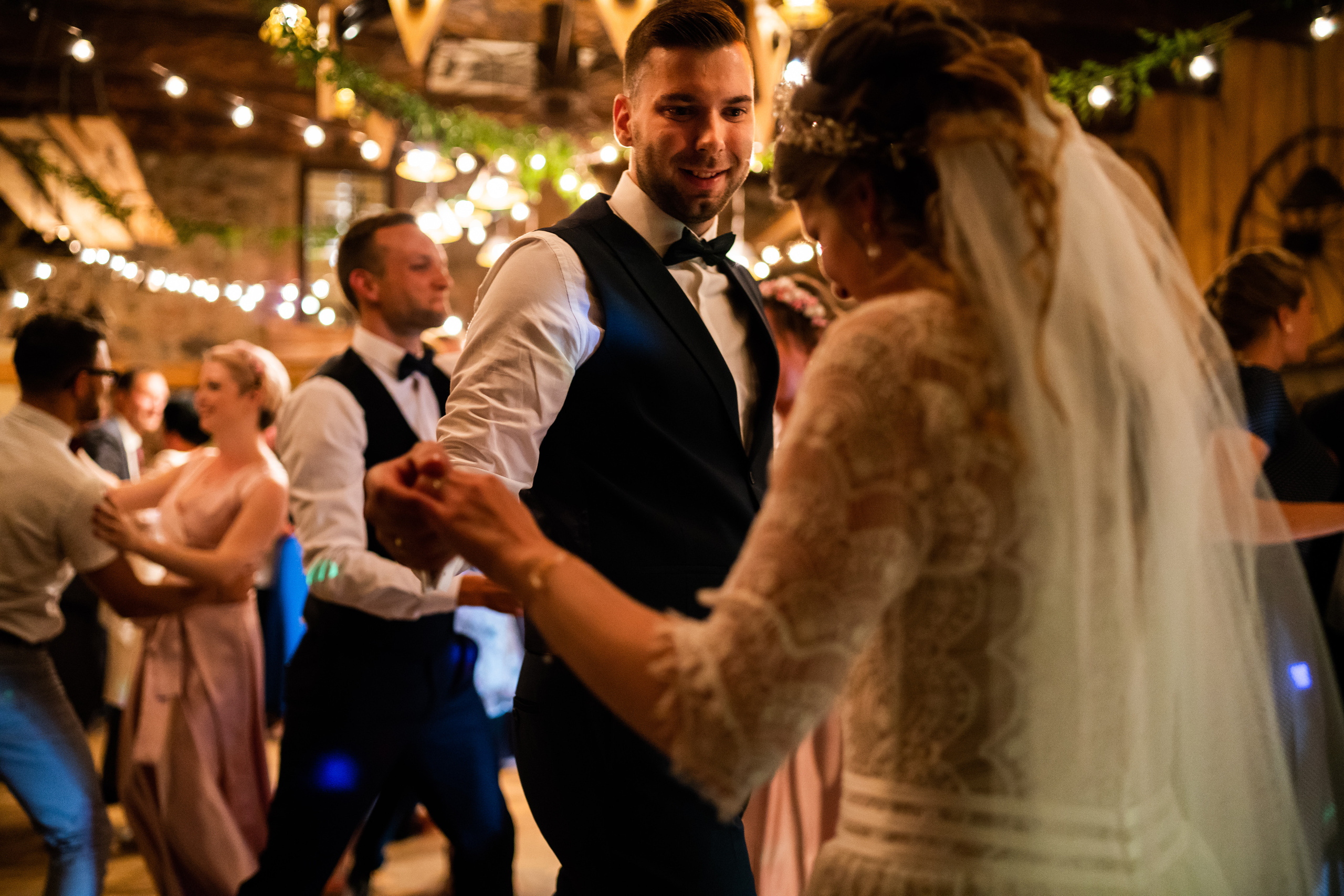 Kāzas Springšļu dzirnavās. ROLFS VENDIŅŠ - KĀZU FOTOGRĀFS | Rīgā un visā Latvijā