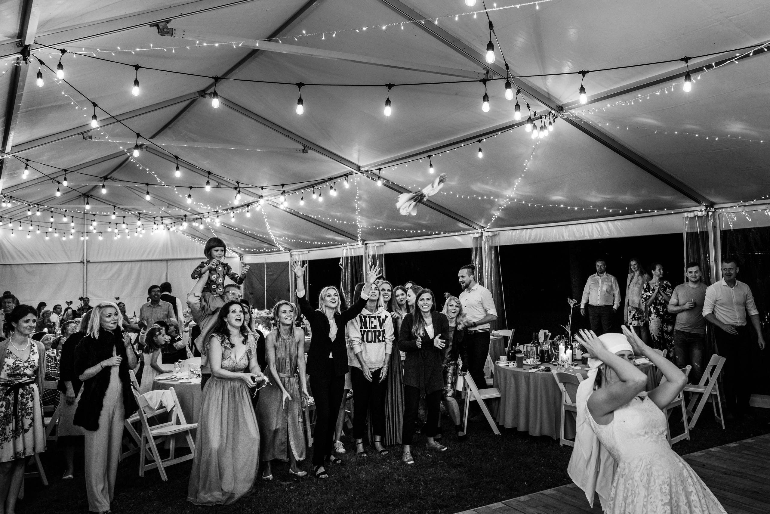 Kāzas lauku stilā. ROLFS VENDIŅŠ - KĀZU FOTOGRĀFS | Rīgā un visā Latvijā