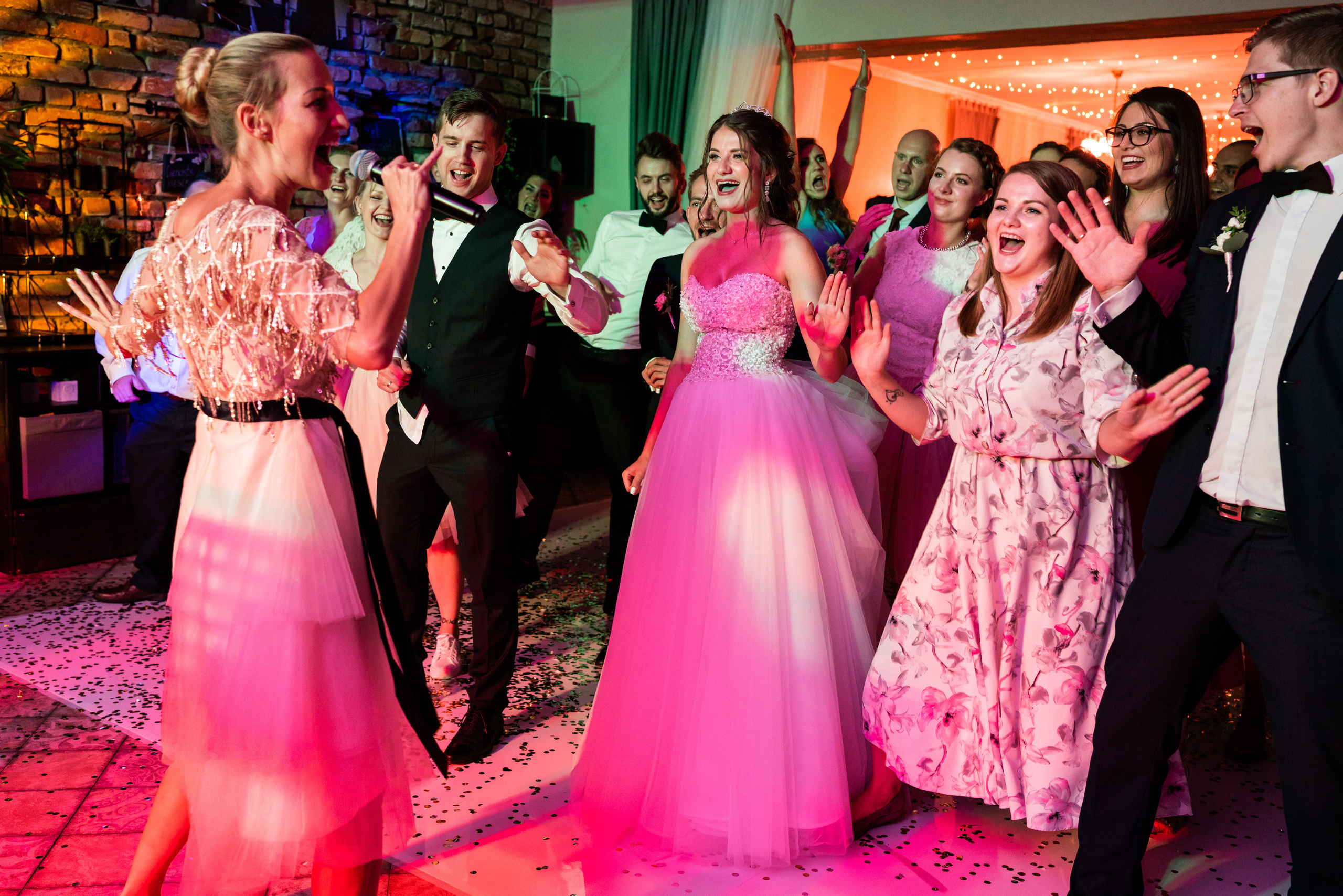 Kāzas viesu namā «Debesu bļoda». ROLFS VENDIŅŠ - KĀZU FOTOGRĀFS | Rīgā un visā Latvijā