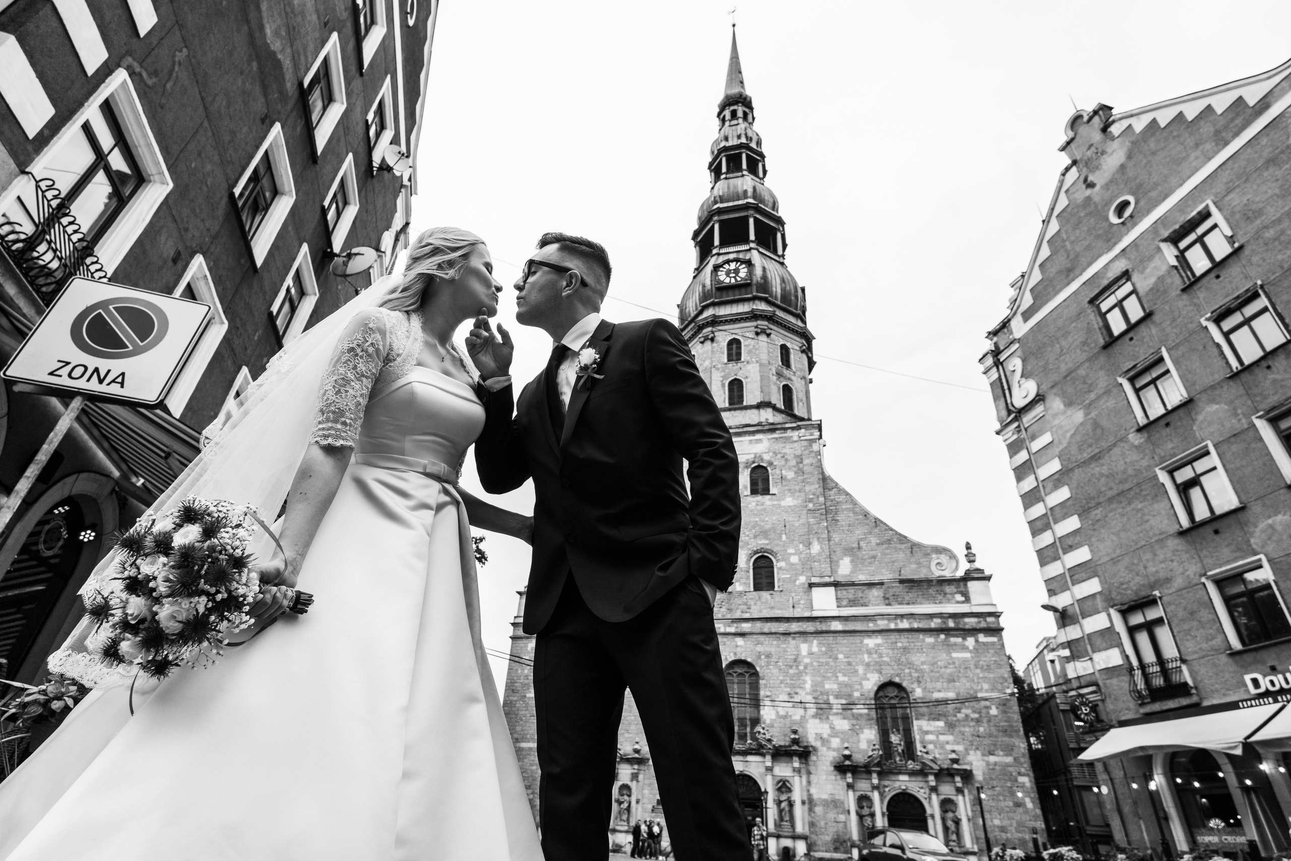 Kāzas Vecrīgā. ROLFS VENDIŅŠ - KĀZU FOTOGRĀFS | Rīgā un visā Latvijā