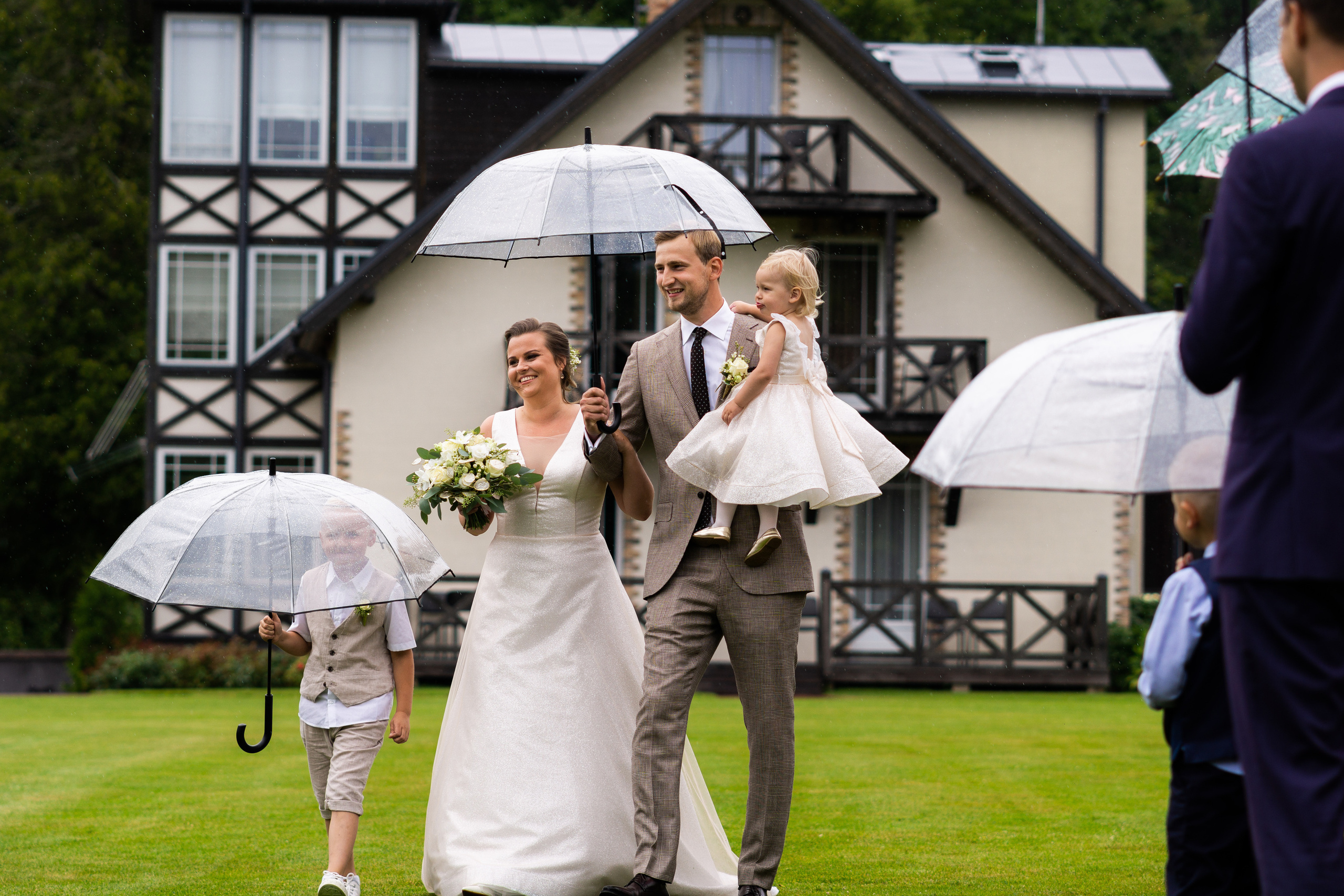 Kāzas viesu namā «Bēršas». ROLFS VENDIŅŠ - KĀZU FOTOGRĀFS | Rīgā un visā Latvijā