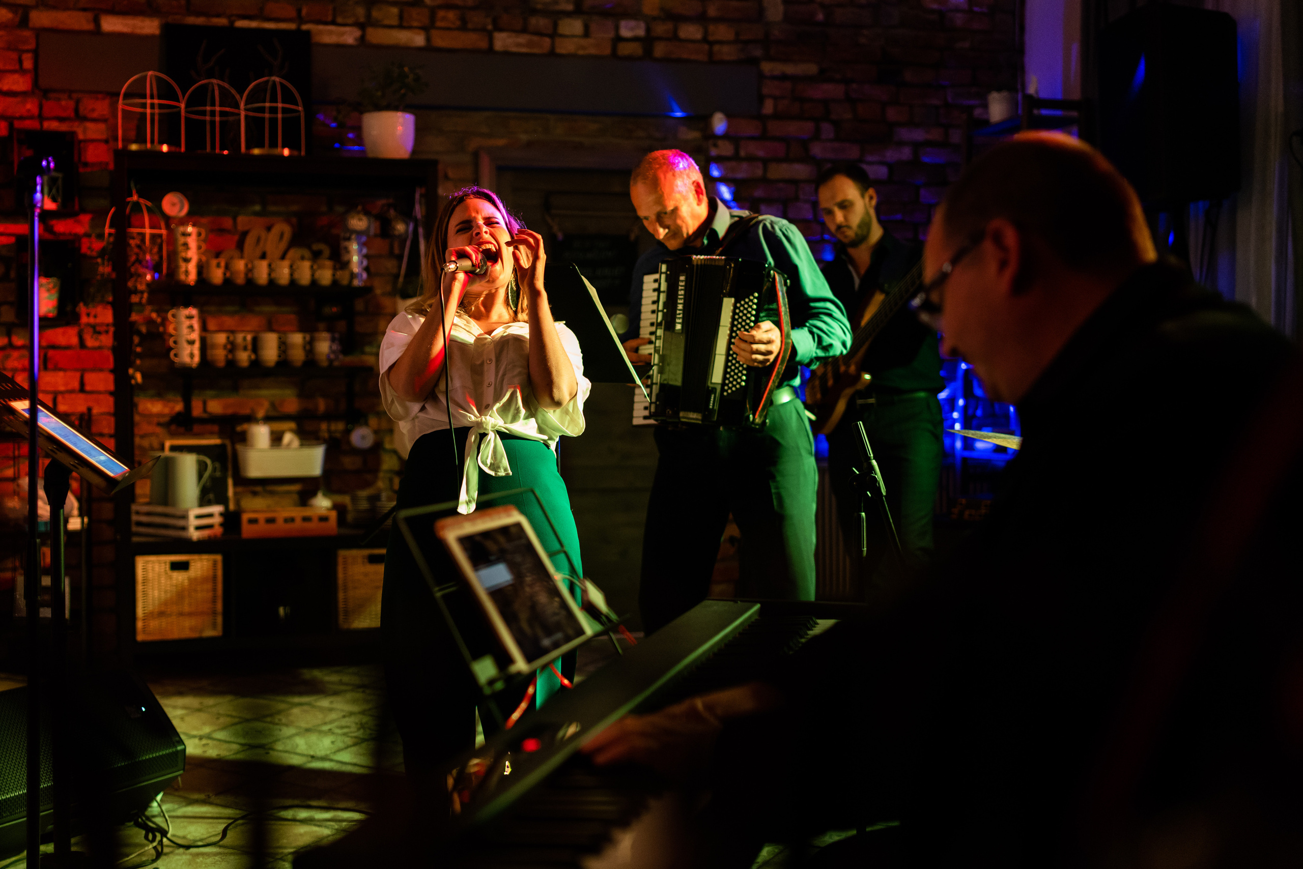 Kāzas viesu namā «Debesu bļoda». ROLFS VENDIŅŠ - KĀZU FOTOGRĀFS | Rīgā un visā Latvijā