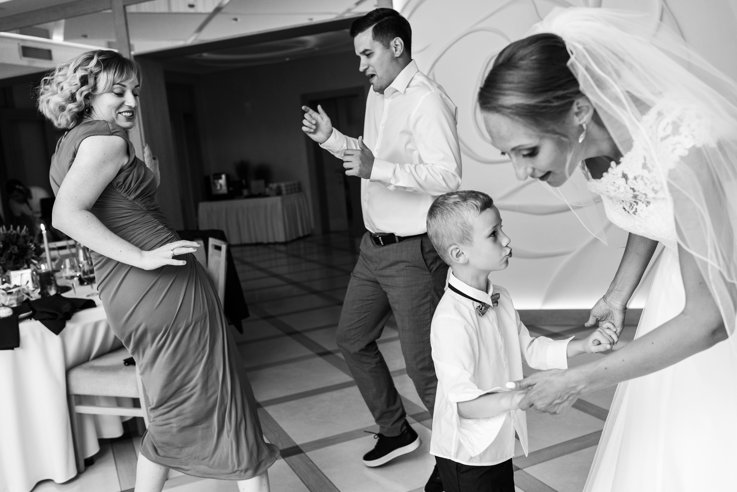 Kāzas viesu namā «Svētku pils». ROLFS VENDIŅŠ - KĀZU FOTOGRĀFS | Rīgā un visā Latvijā