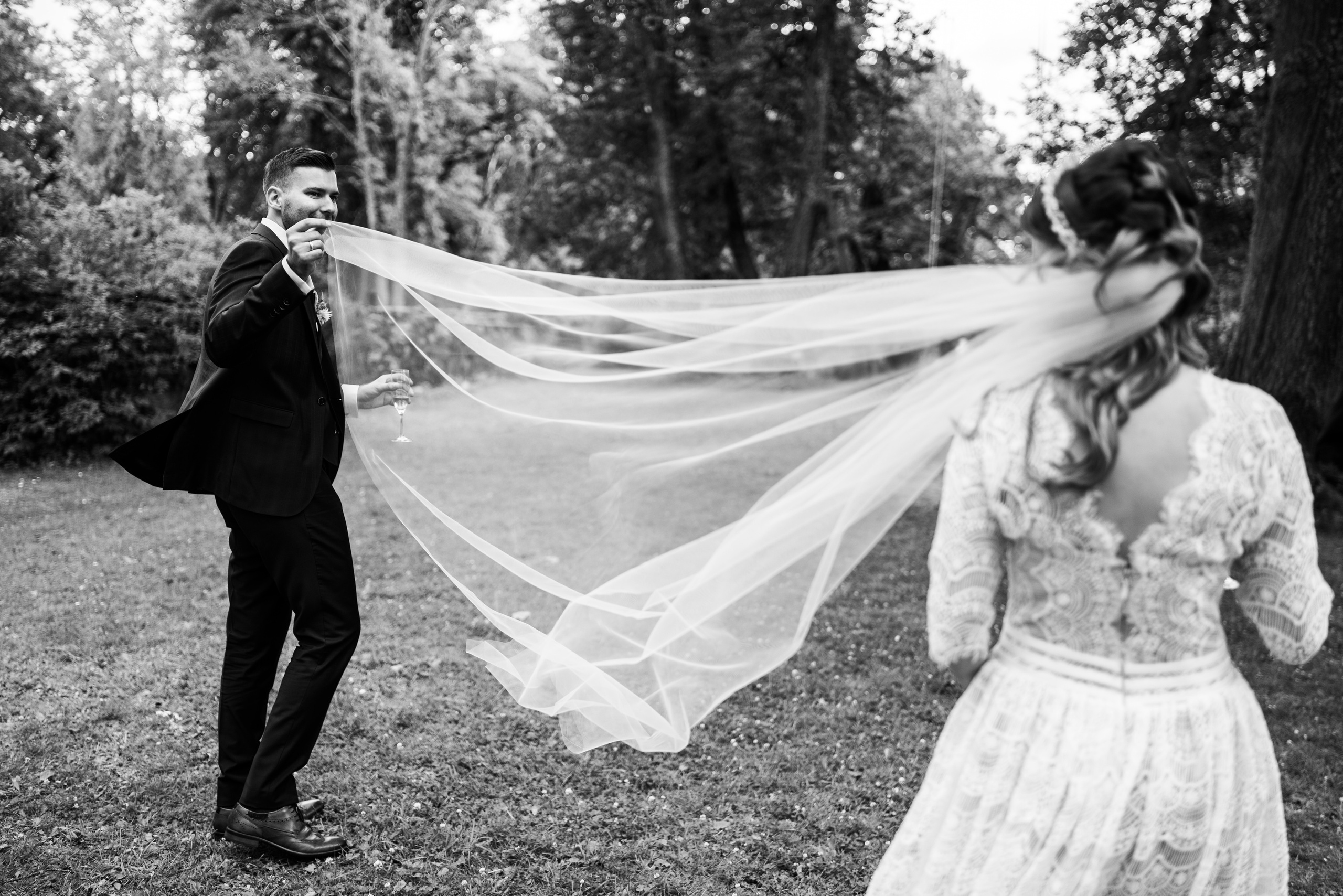 Kāzas Springšļu dzirnavās. ROLFS VENDIŅŠ - KĀZU FOTOGRĀFS | Rīgā un visā Latvijā