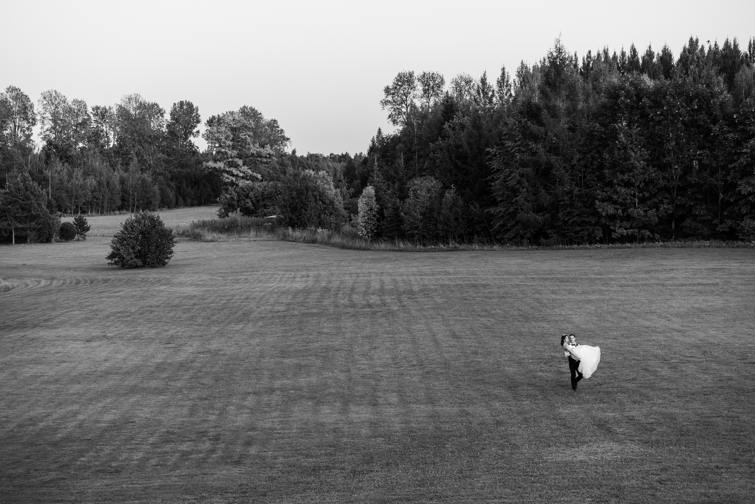 Kāzas viesu namā «Debesu bļoda». ROLFS VENDIŅŠ - KĀZU FOTOGRĀFS | Rīgā un visā Latvijā