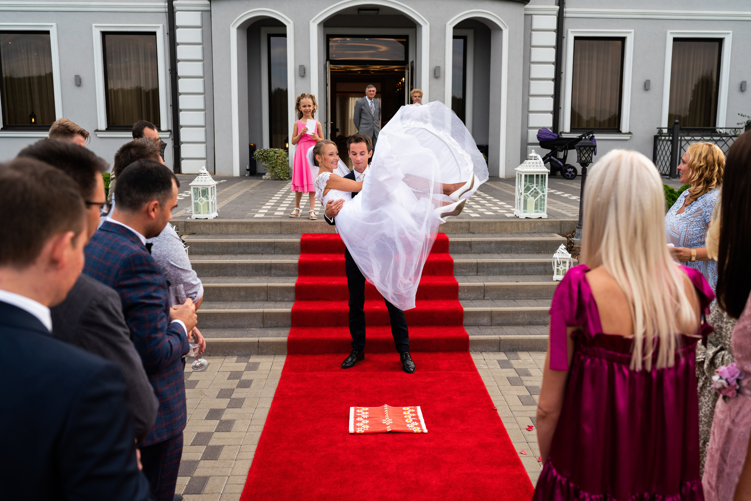 Kāzas viesu namā «Svētku pils». ROLFS VENDIŅŠ - KĀZU FOTOGRĀFS | Rīgā un visā Latvijā