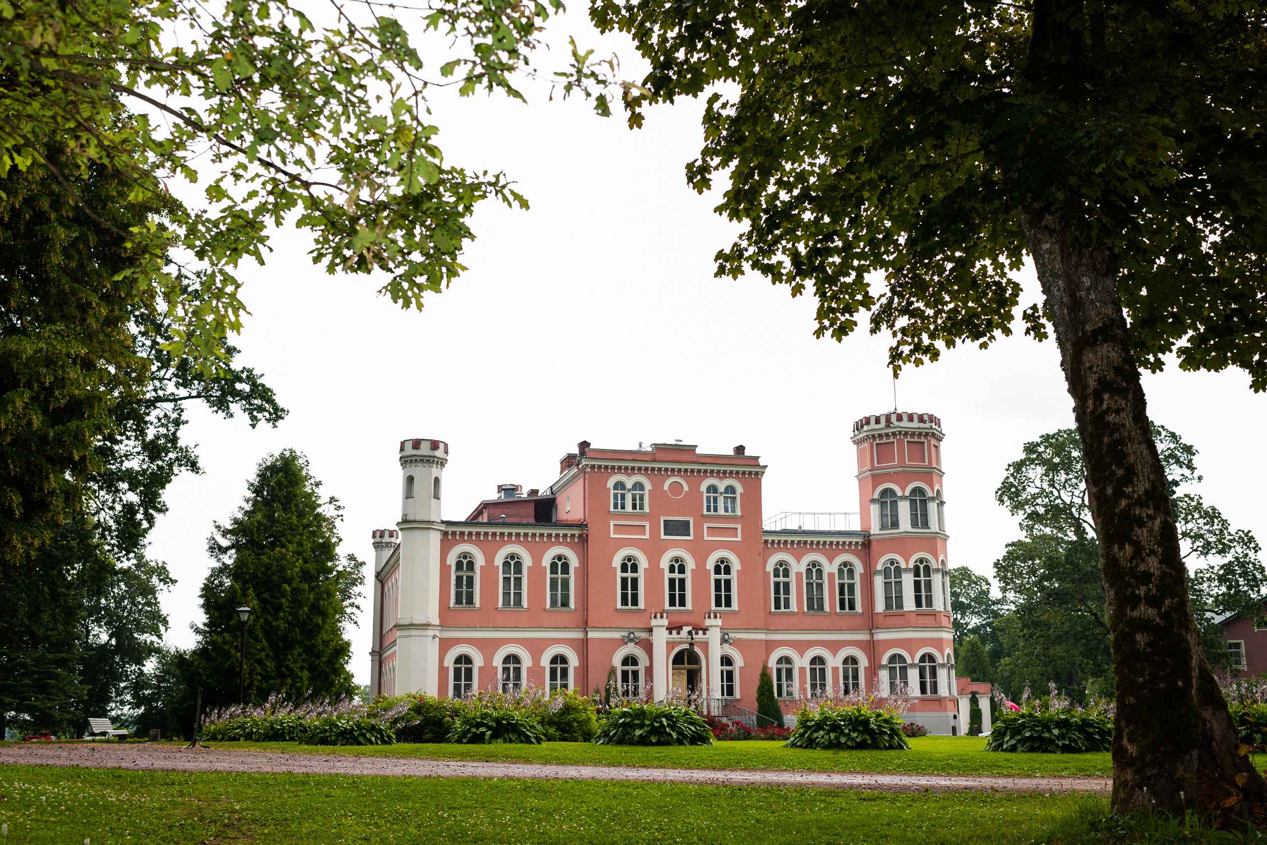 Kāzas Bīriņu pilī. ROLFS VENDIŅŠ - KĀZU FOTOGRĀFS | Rīgā un visā Latvijā