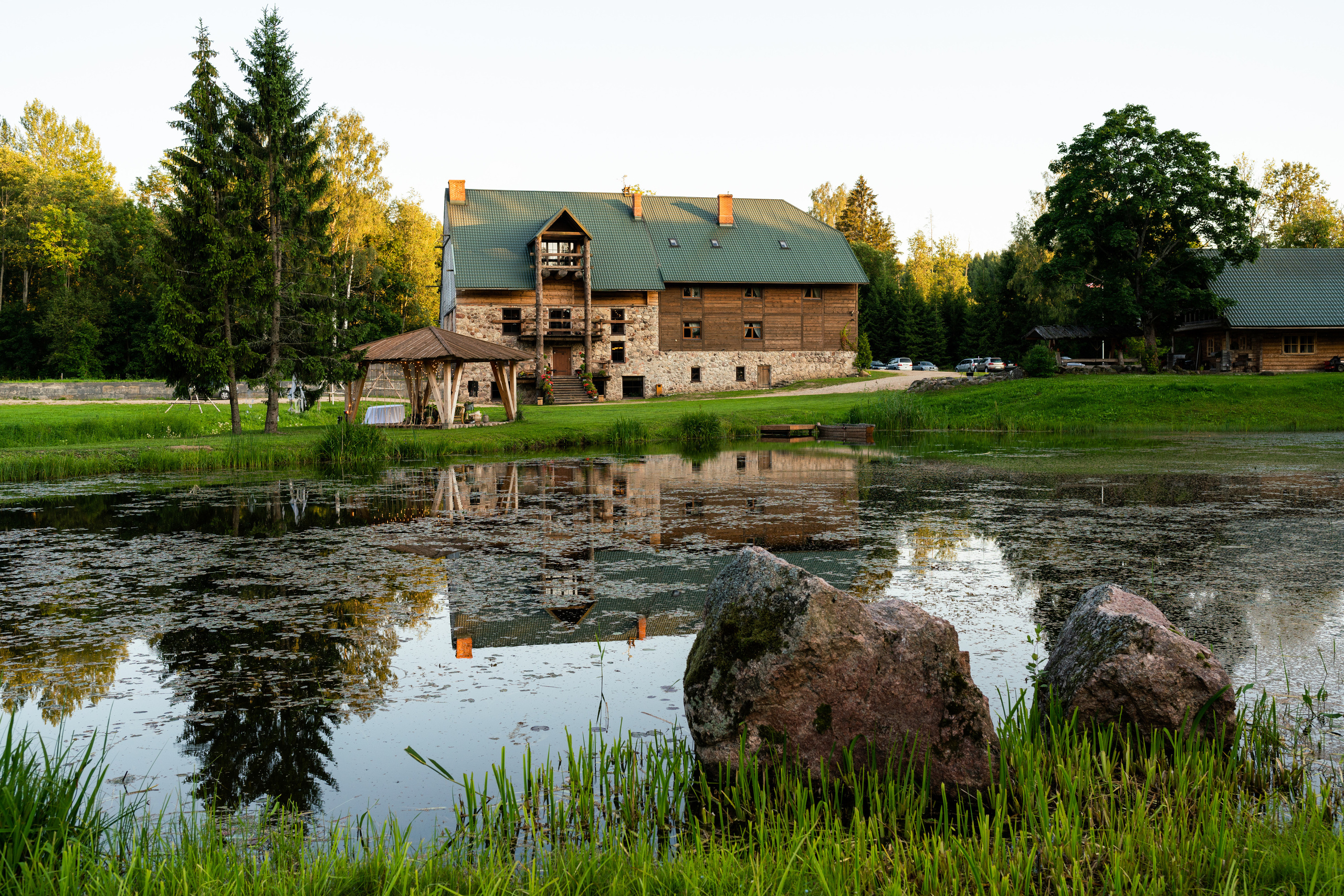 Kāzas Springšļu dzirnavās. ROLFS VENDIŅŠ - KĀZU FOTOGRĀFS | Rīgā un visā Latvijā