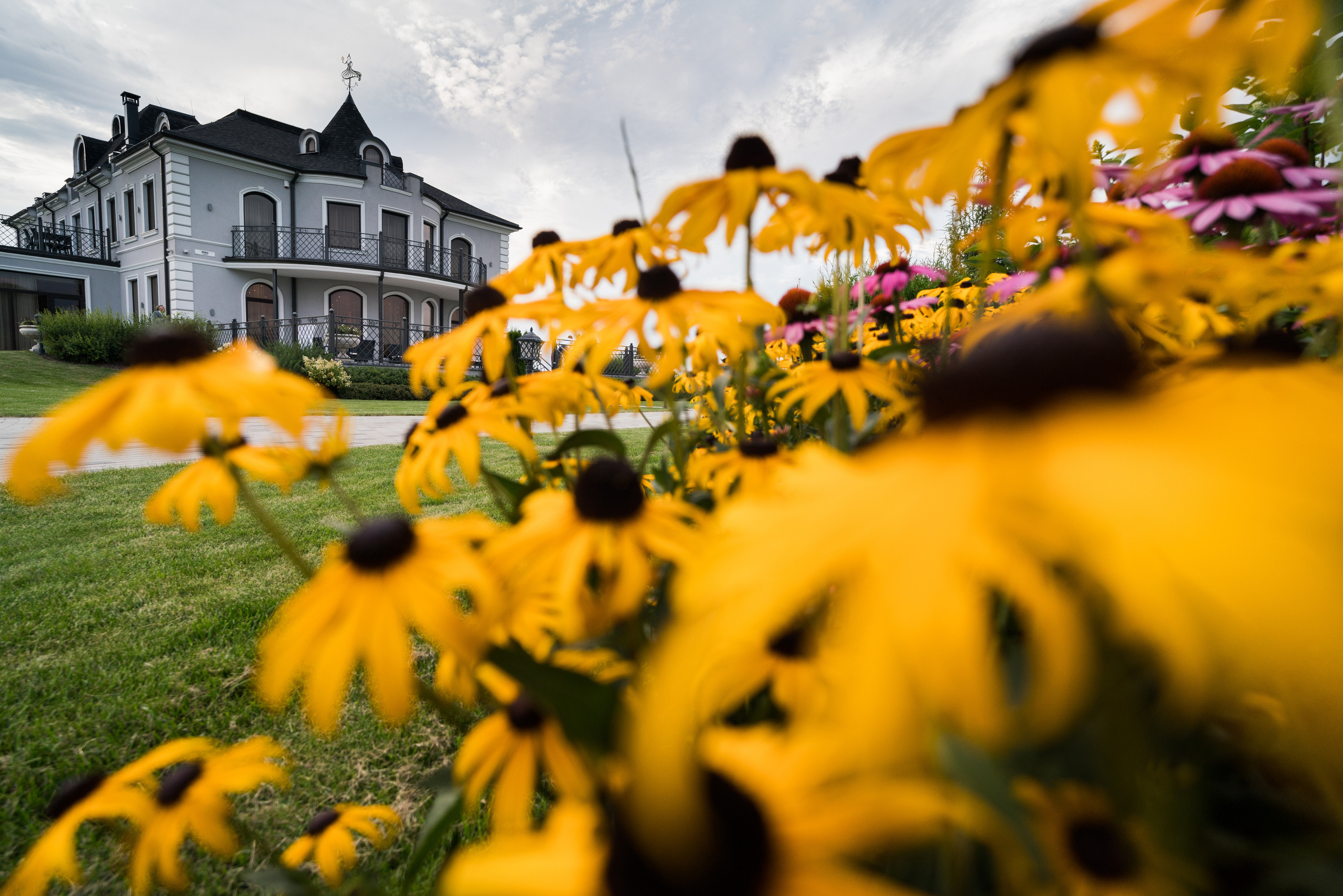 Kāzas viesu namā «Svētku pils». ROLFS VENDIŅŠ - KĀZU FOTOGRĀFS | Rīgā un visā Latvijā
