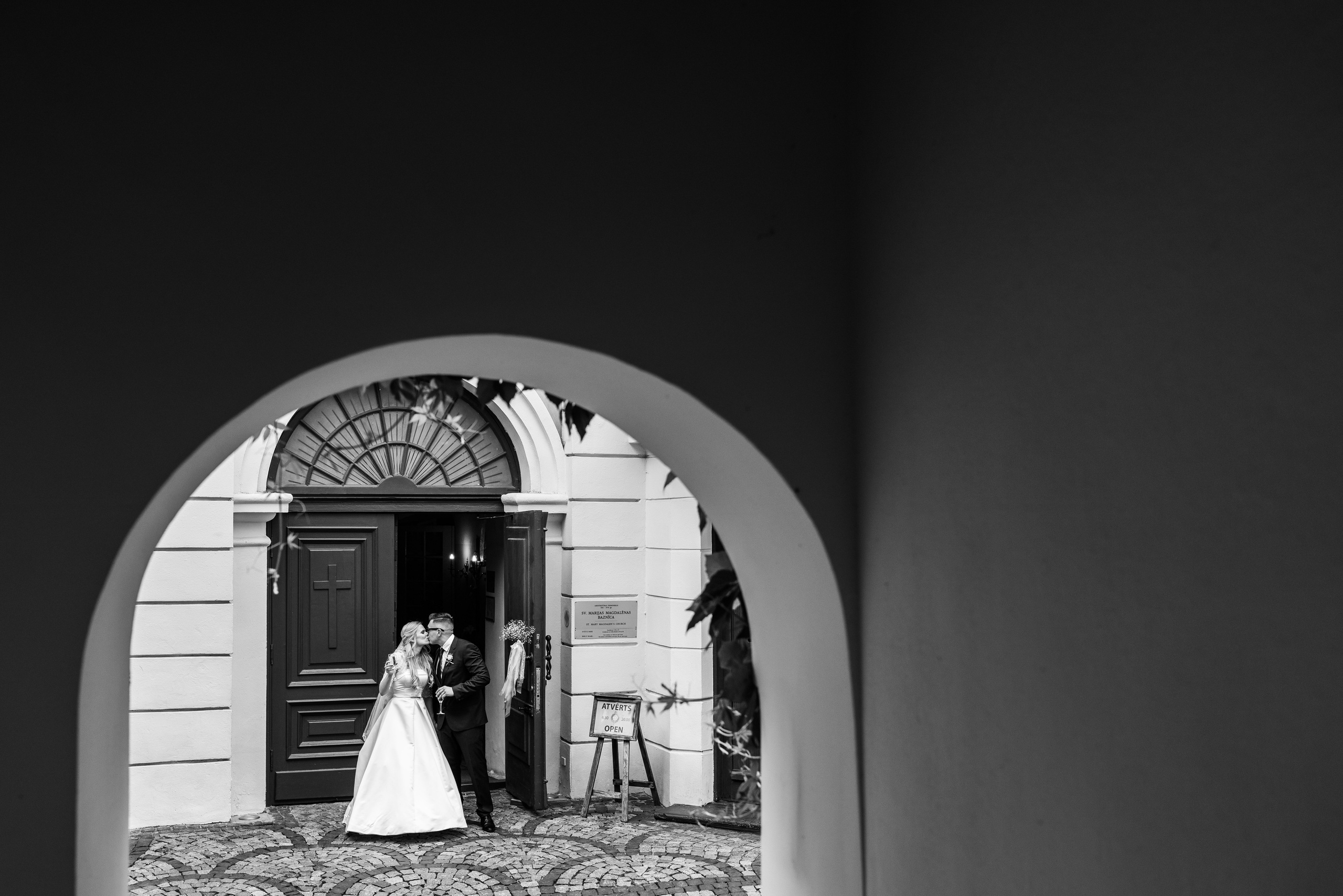 Kāzas Vecrīgā. ROLFS VENDIŅŠ - KĀZU FOTOGRĀFS | Rīgā un visā Latvijā