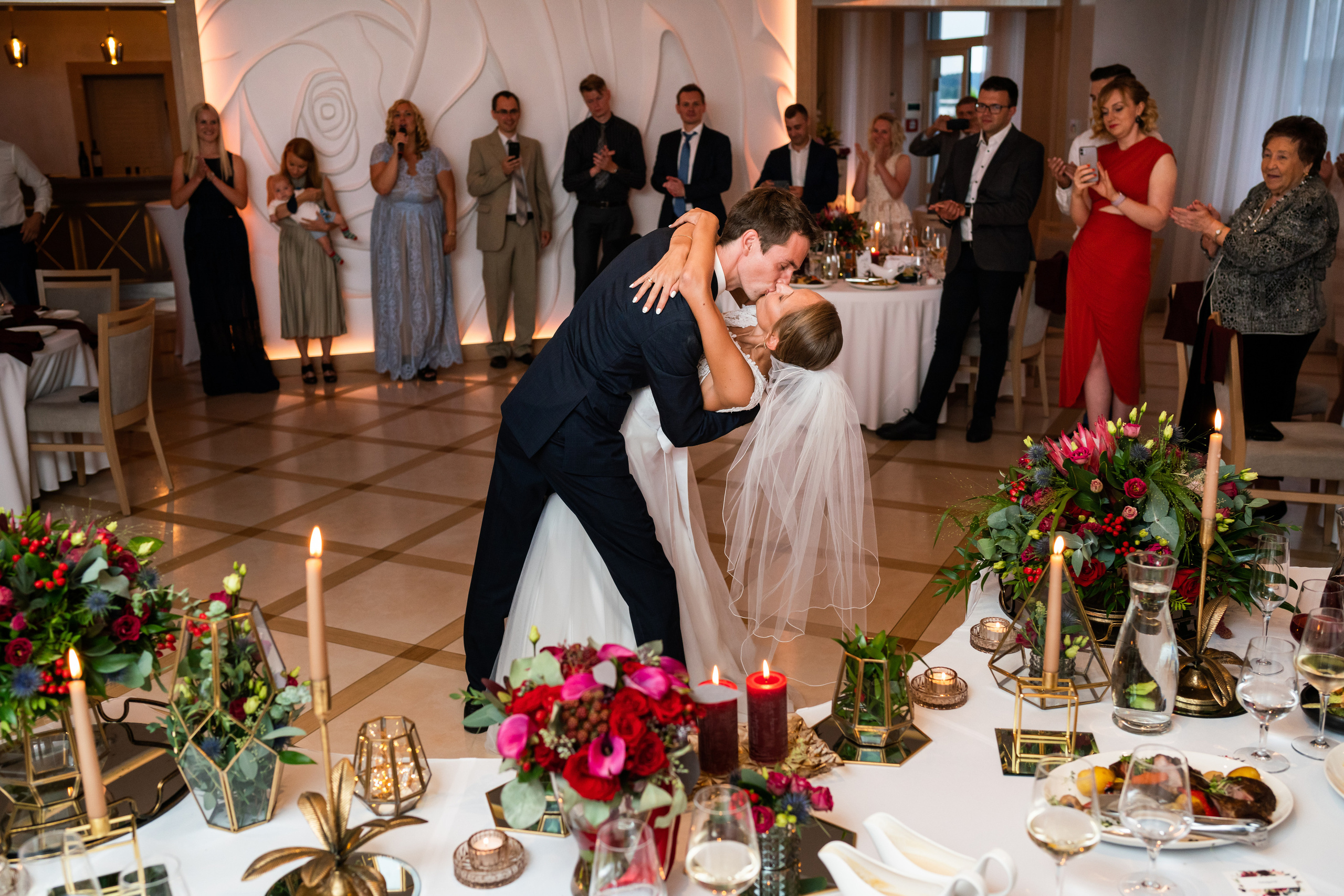 Kāzas viesu namā «Svētku pils». ROLFS VENDIŅŠ - KĀZU FOTOGRĀFS | Rīgā un visā Latvijā