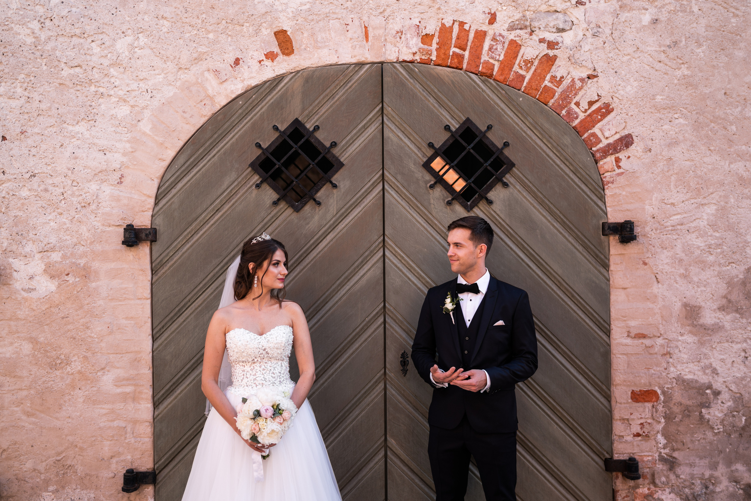 Kāzas viesu namā «Debesu bļoda». ROLFS VENDIŅŠ - KĀZU FOTOGRĀFS | Rīgā un visā Latvijā