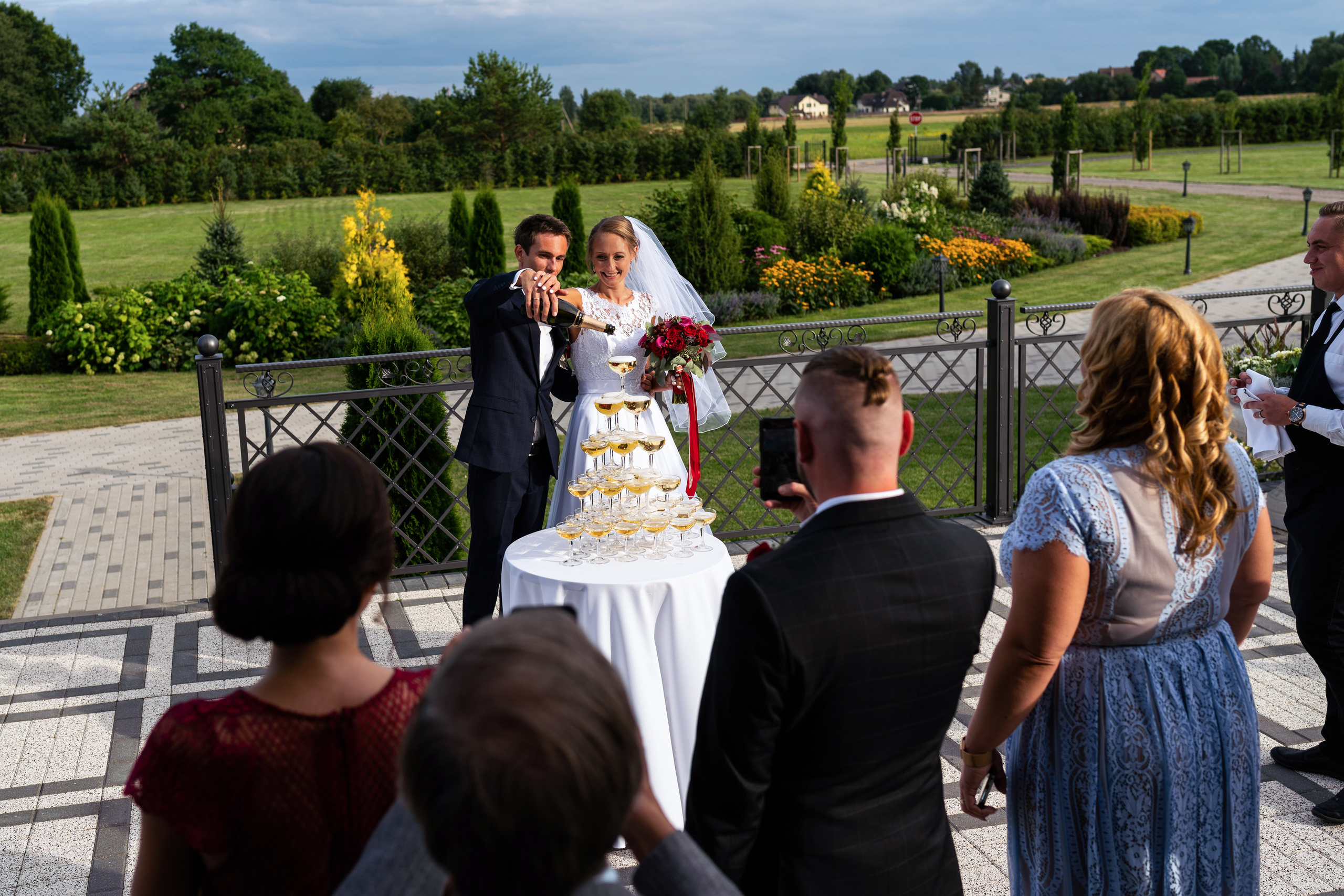 Kāzas viesu namā «Svētku pils». ROLFS VENDIŅŠ - KĀZU FOTOGRĀFS | Rīgā un visā Latvijā