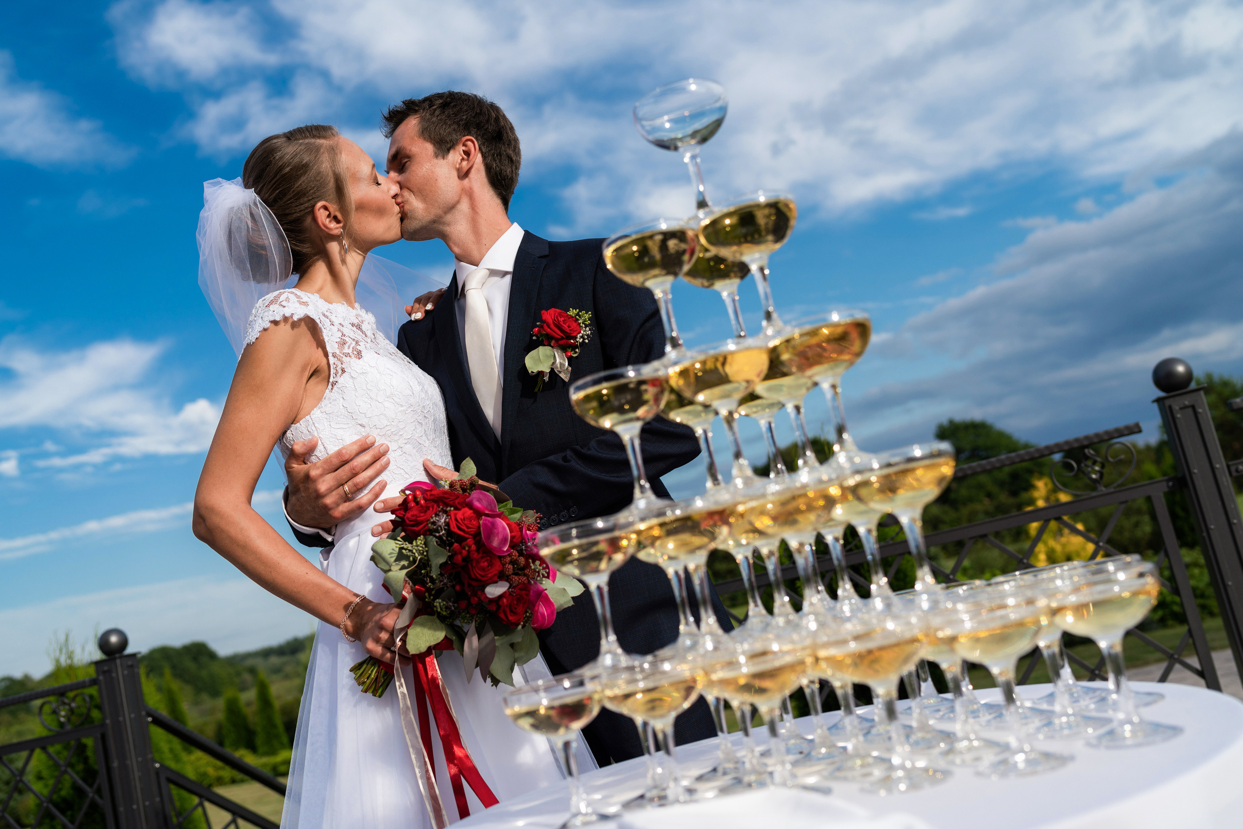 Kāzas viesu namā «Svētku pils». ROLFS VENDIŅŠ - KĀZU FOTOGRĀFS | Rīgā un visā Latvijā