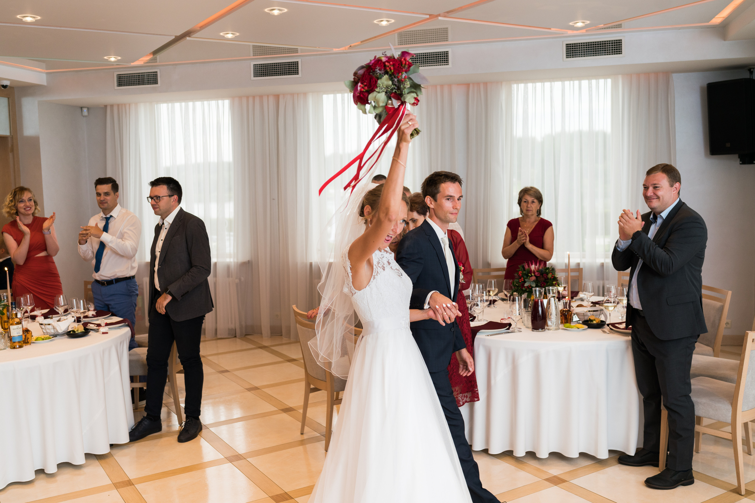 Kāzas viesu namā «Svētku pils». ROLFS VENDIŅŠ - KĀZU FOTOGRĀFS | Rīgā un visā Latvijā