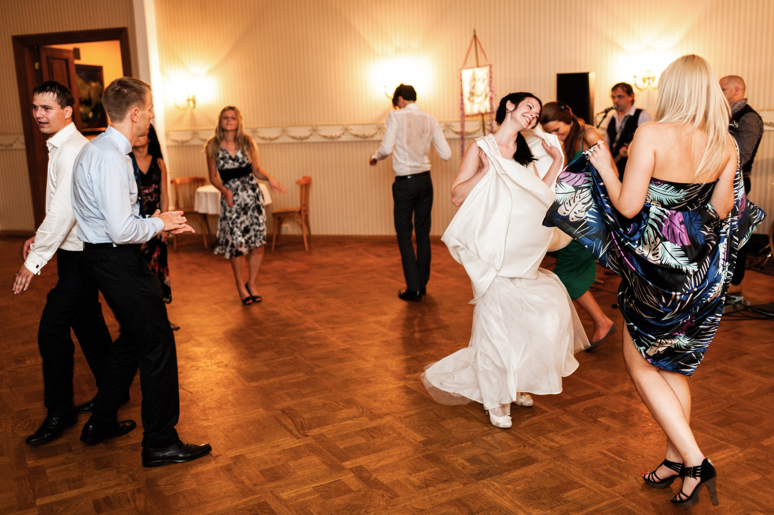 Kāzas Dikļu pilī. ROLFS VENDIŅŠ - KĀZU FOTOGRĀFS | Rīgā un visā Latvijā