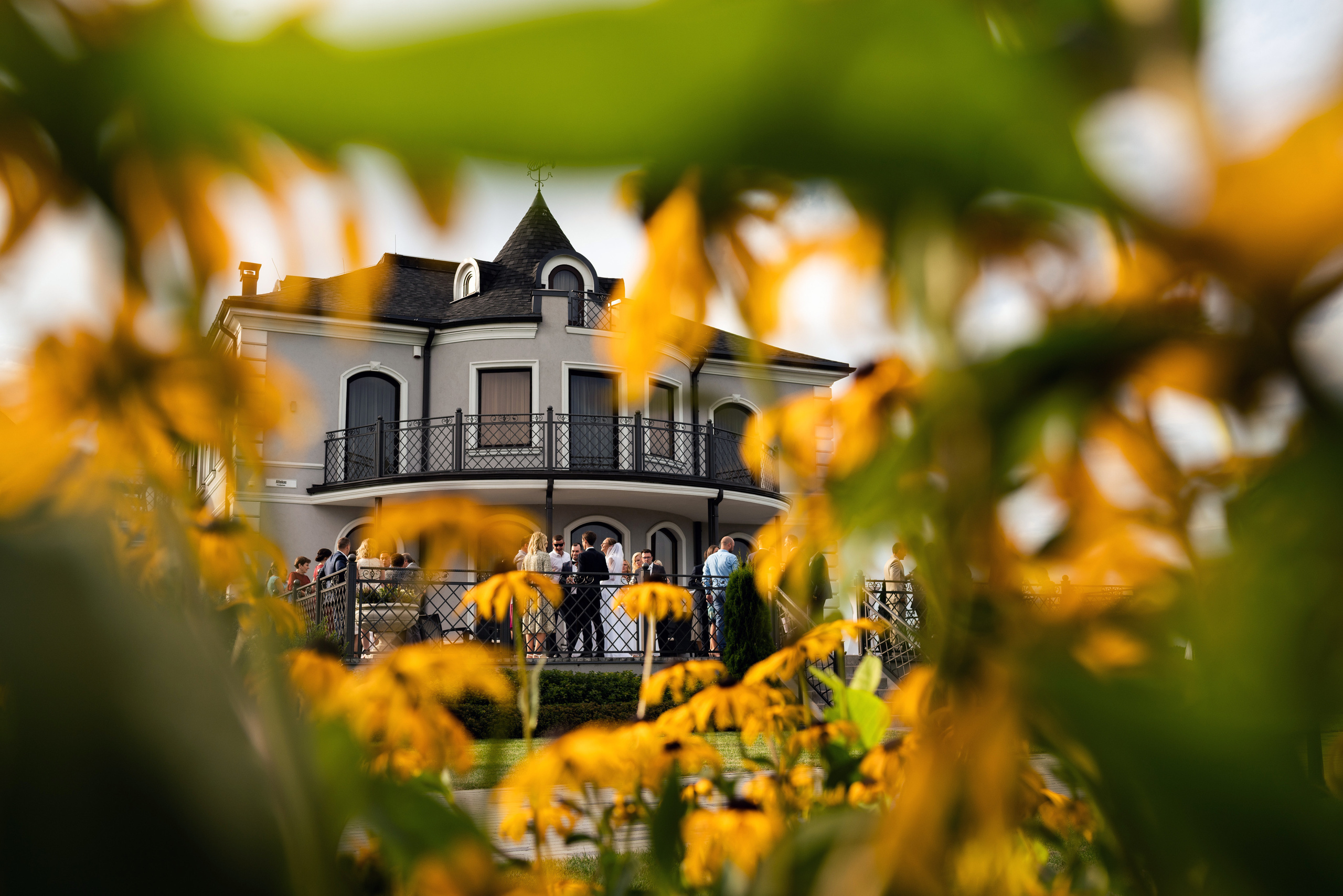 Kāzas viesu namā «Svētku pils». ROLFS VENDIŅŠ - KĀZU FOTOGRĀFS | Rīgā un visā Latvijā