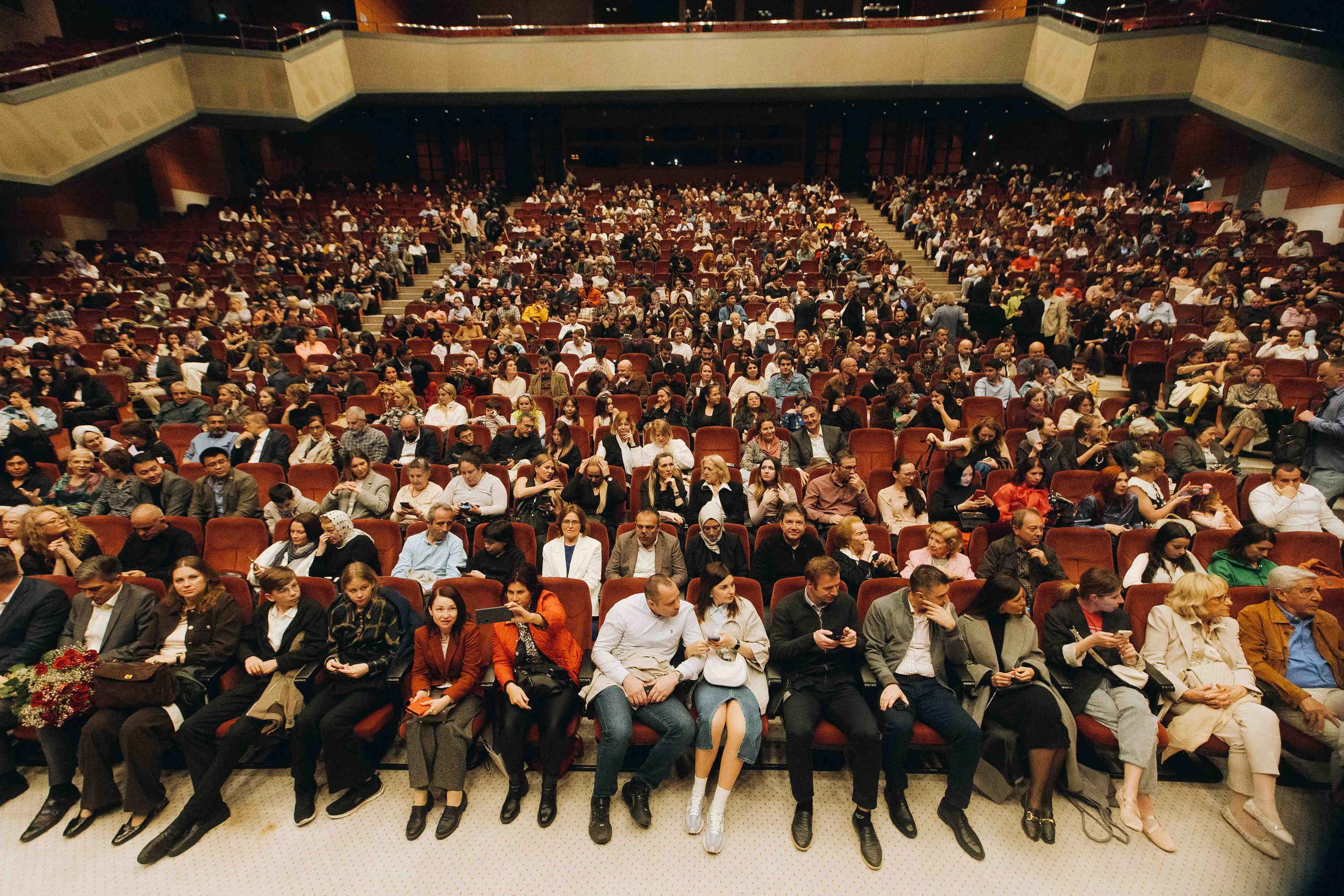 The Tchaikovsky Academic Grand Symphony Orchestra in Istanbul. Wedding&Event photographer Ismail Rzayev in Baku
