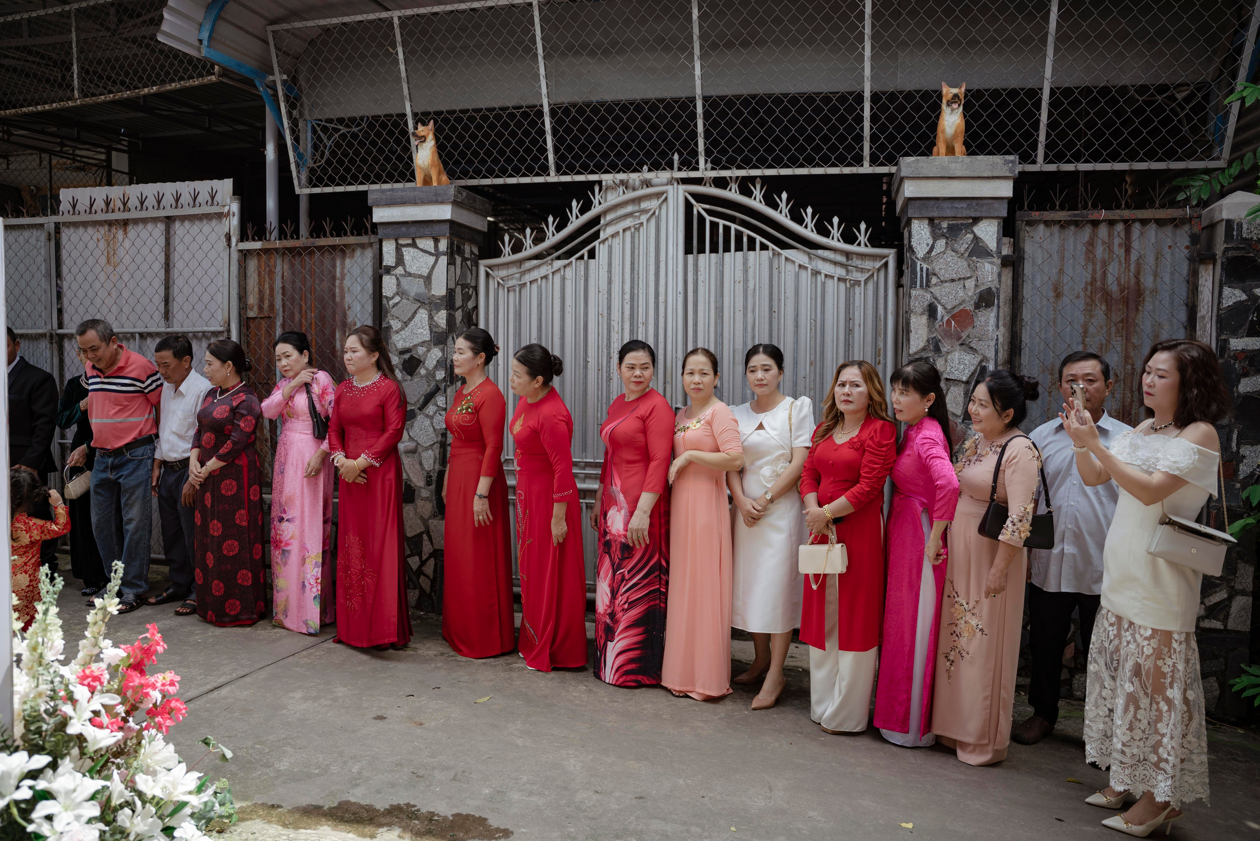 LINH & HUYEN. WEDDING PHOTOGRAPHER IN VIETNAM