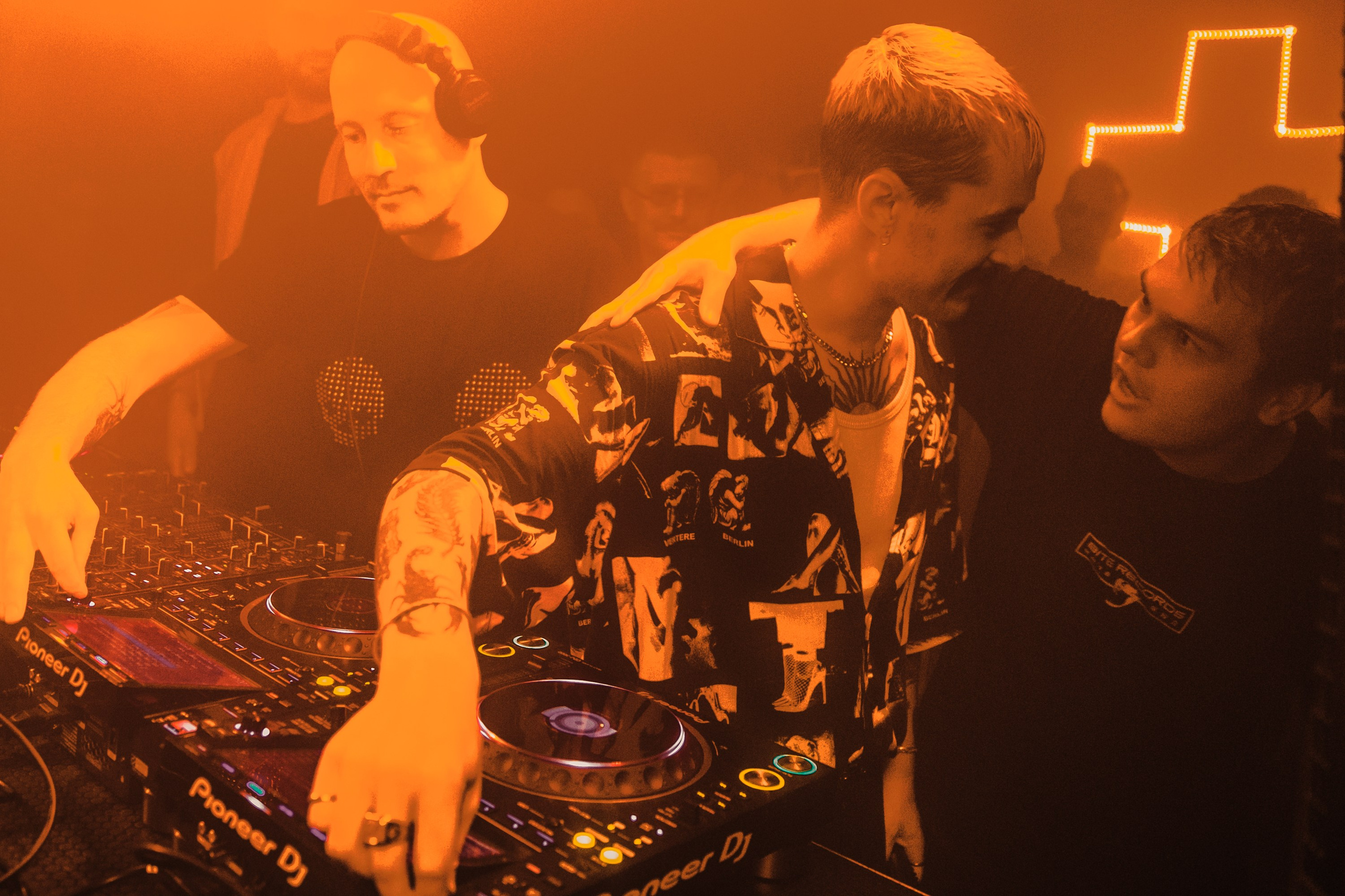 Elektroniskās mūzikas pasākums. Sandra Garanca Portrait and event photographer