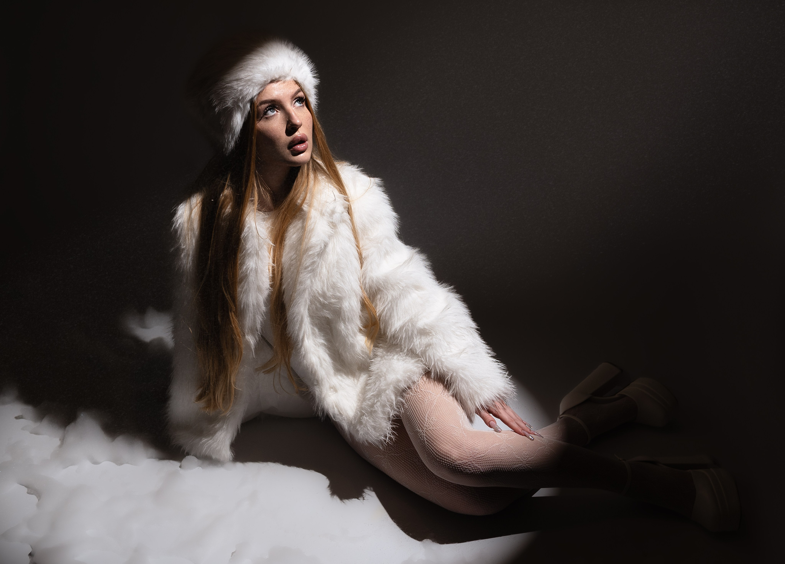 Vlada Winter White. Women’s photographer in Coventry, UK. Boudoir and portraits are my focus; I also capture couples, mini weddings, maternity & newborns