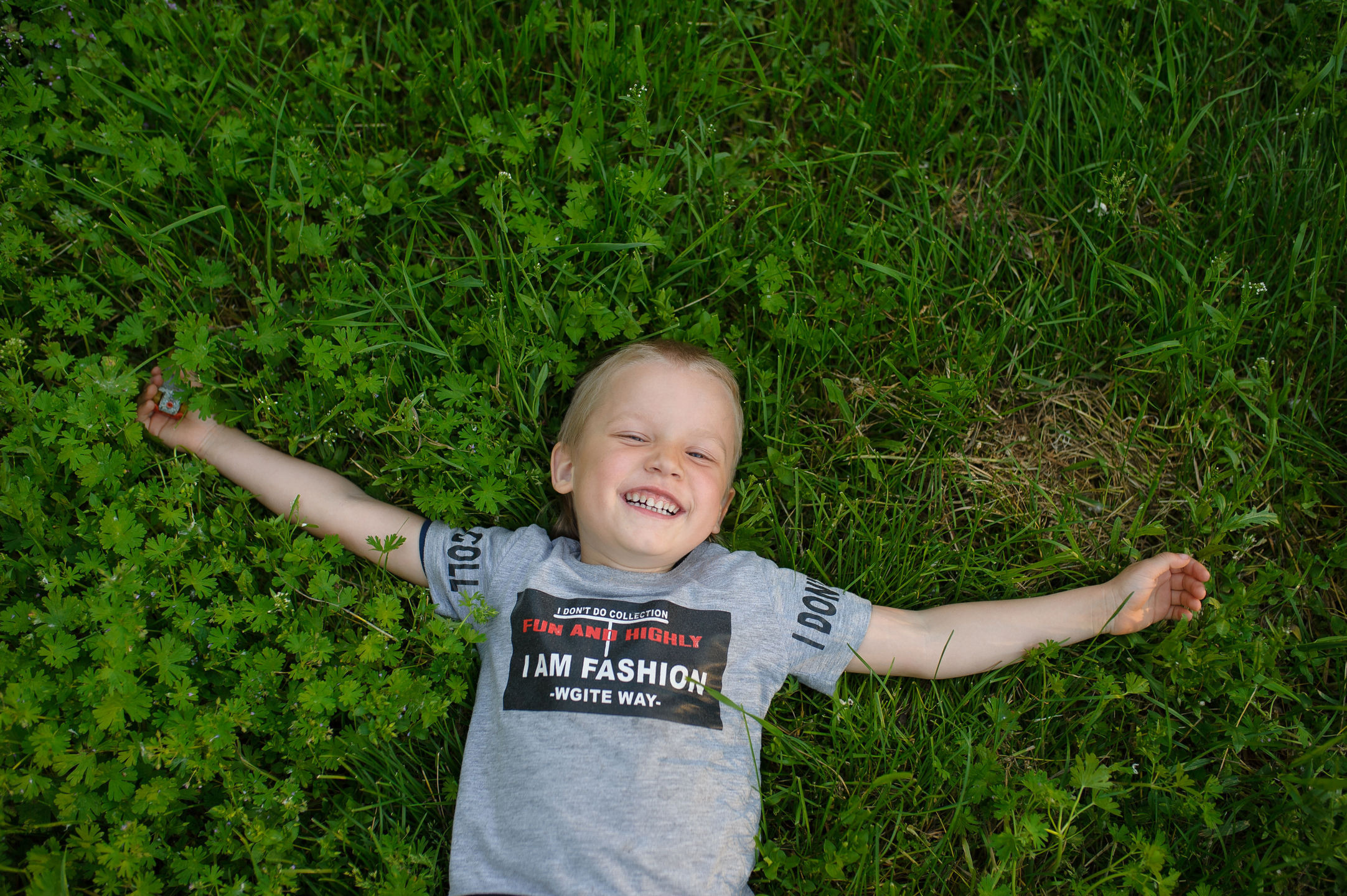 Весенняя Фотосессия Сашика. Семейный фотограф в Кишинёве THOMAS SHTIFT