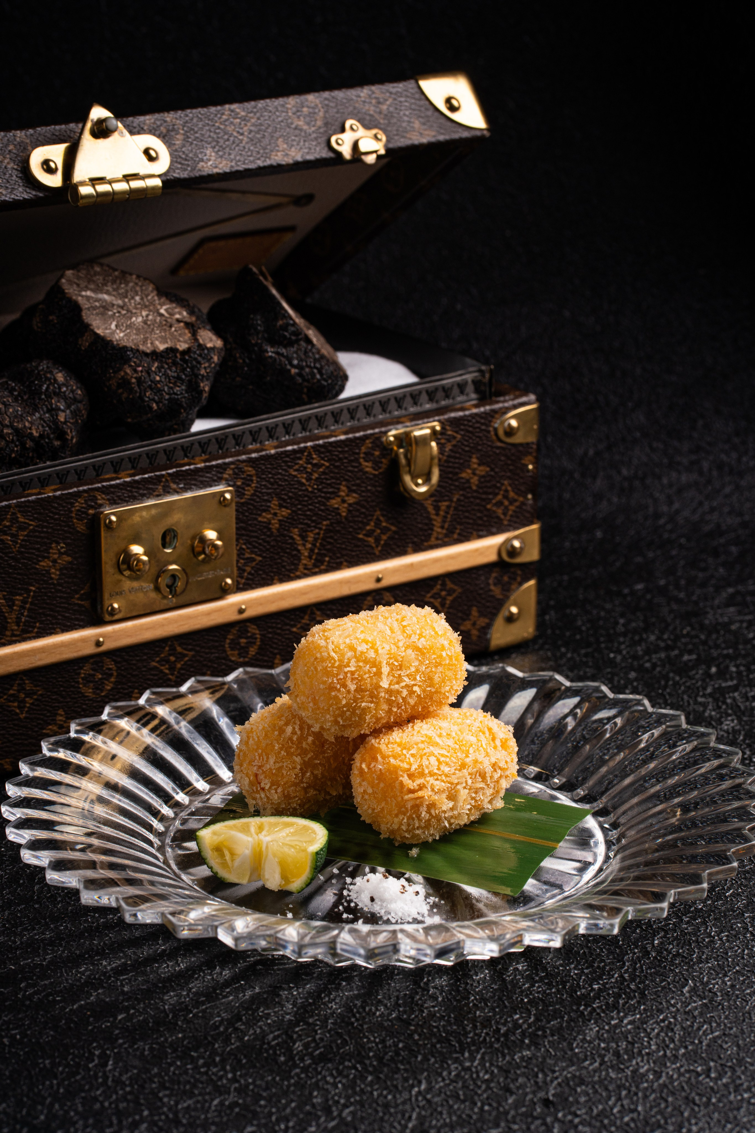 Photo and video production. Editing & retouching services. Training